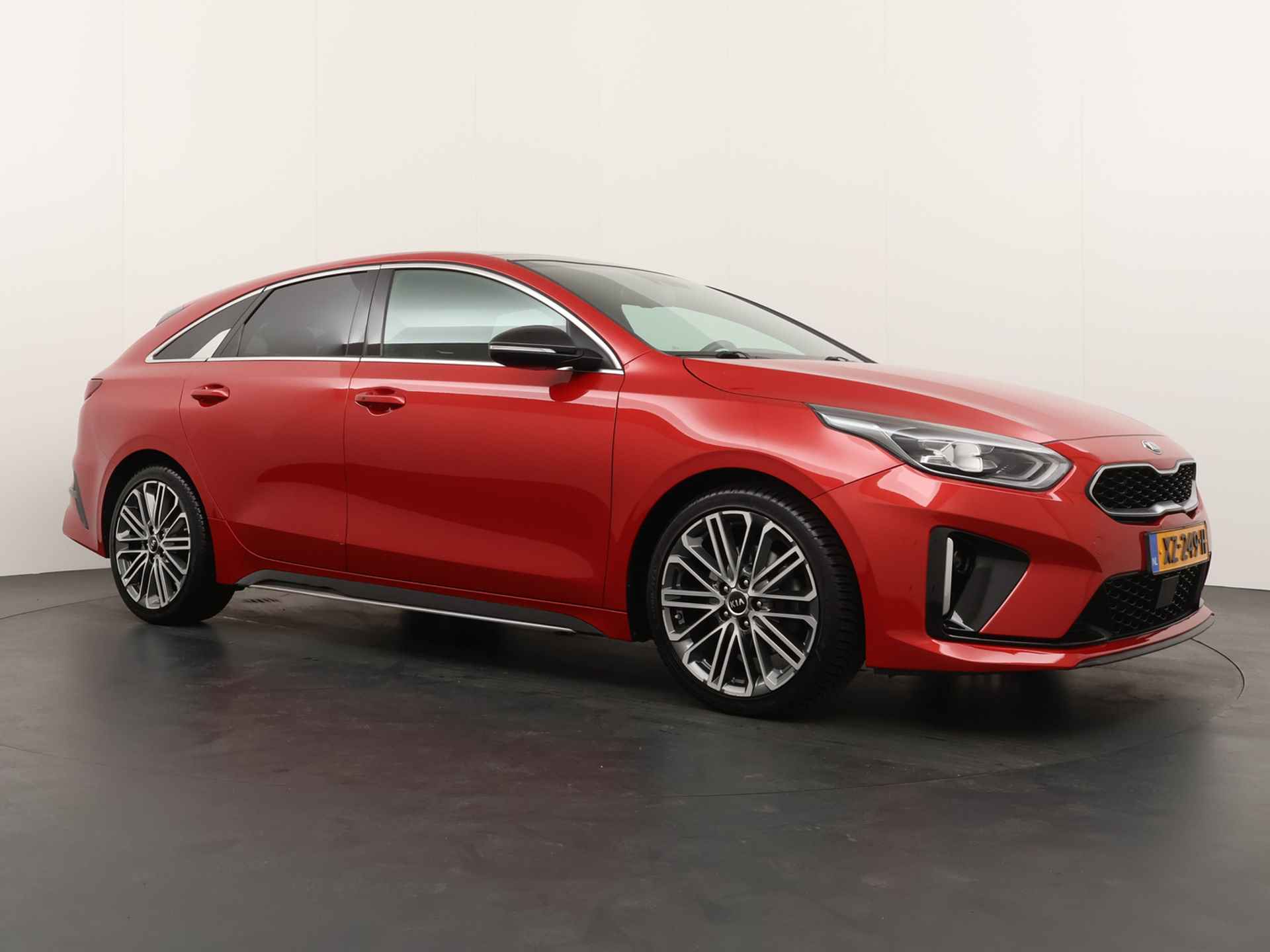 Kia ProCeed 1.4 T-GDI GT-PlusLine - Apple CarPlay/Android Auto - Achteruitrijcamera - Elektrische achterklep - JBL Audio - Fabrieksgarantie tot 04-2026 - 11/47