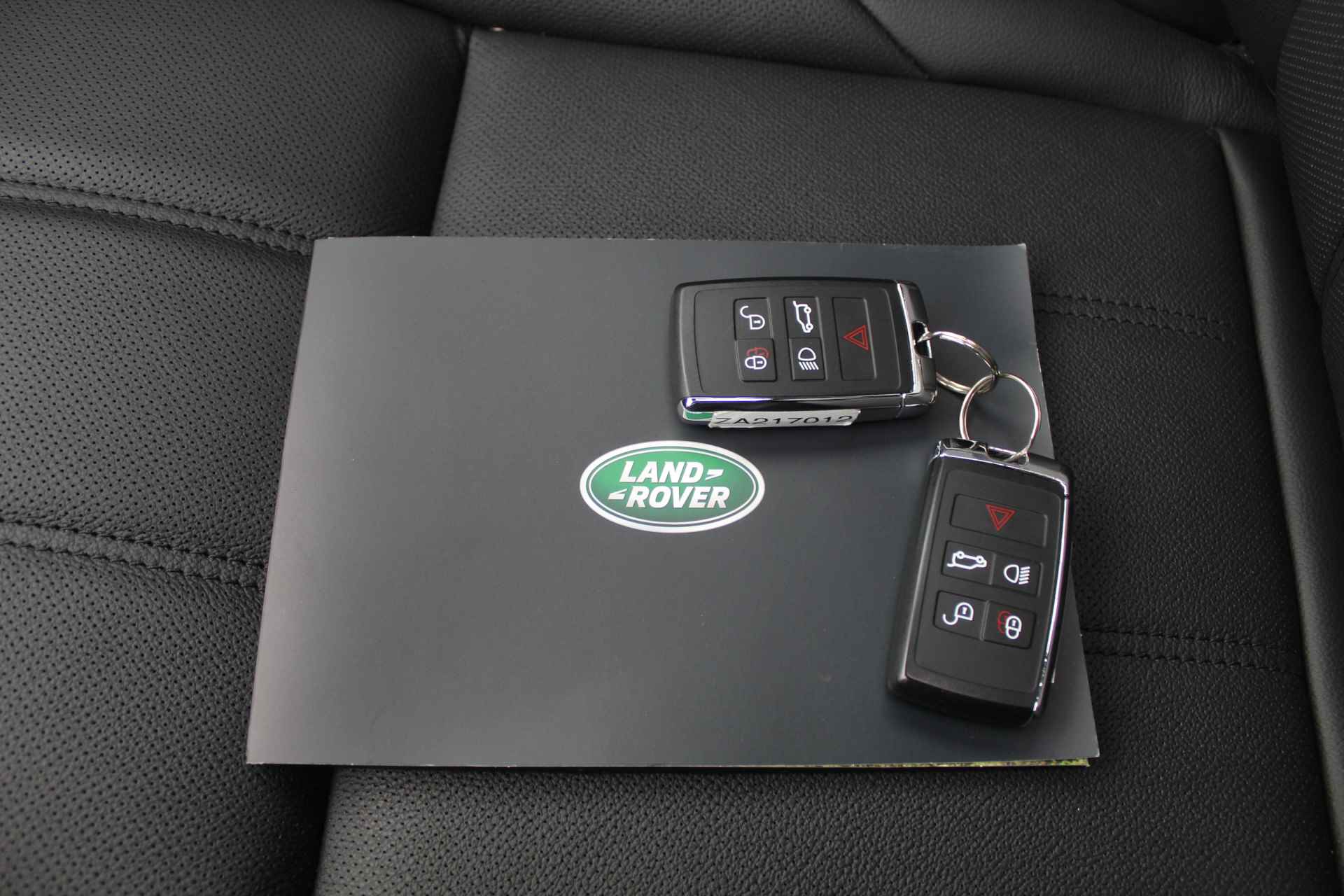 Land Rover Range Rover Evoque 1.5 P300e AWD R-Dynamic SE Panoramadak/Lederen bekleding/Meridian/Adaptive cruise control/Memory best. stoel/Matrix led/Navigati - 3/33