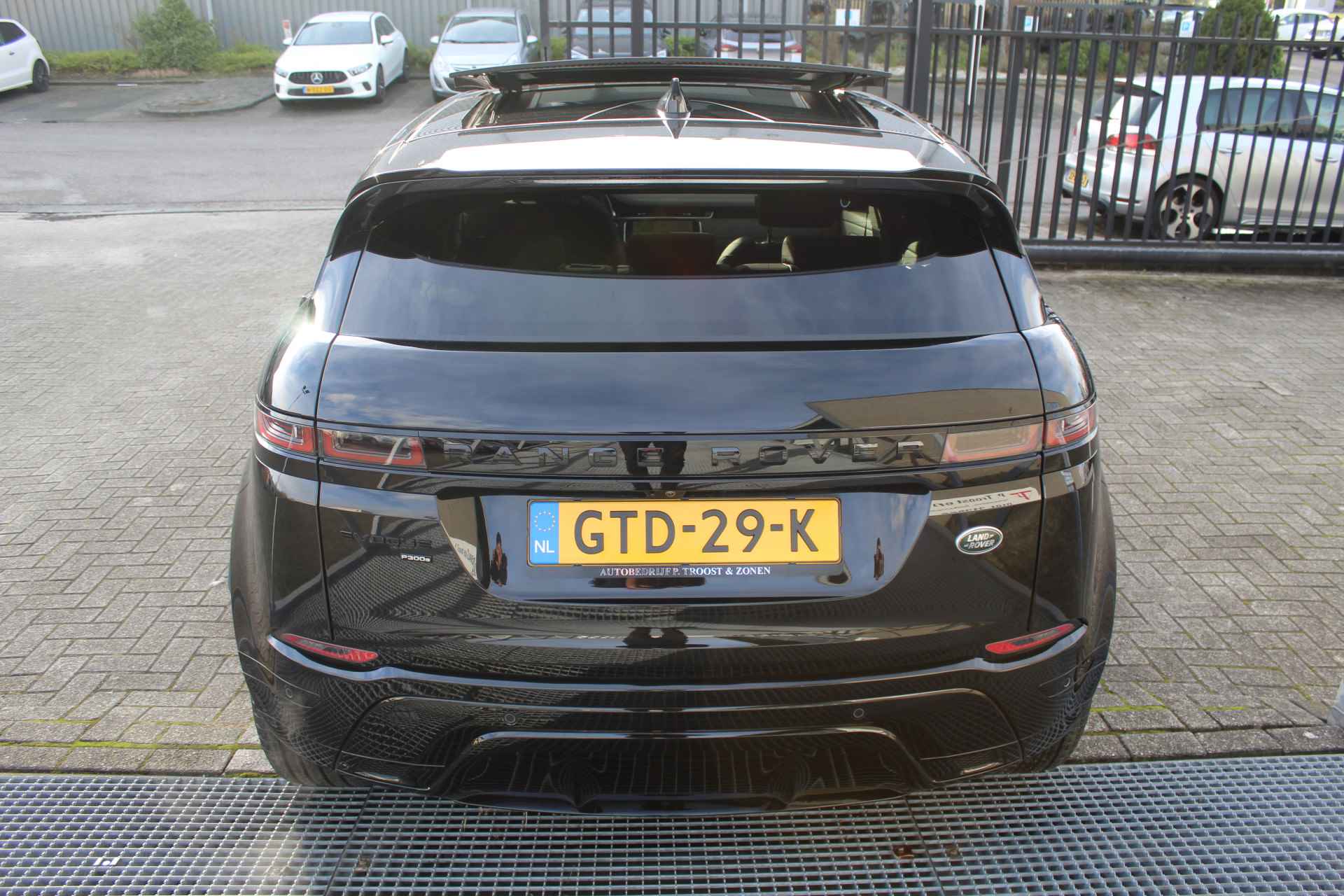 Land Rover Range Rover Evoque 1.5 P300e AWD R-Dynamic SE Panoramadak/Lederen bekleding/Meridian/Adaptive cruise control/Memory best. stoel/Matrix led/Navigati - 11/33