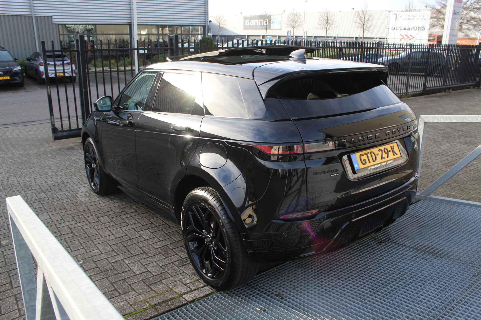 Land Rover Range Rover Evoque 1.5 P300e AWD R-Dynamic SE Panoramadak/Lederen bekleding/Meridian/Adaptive cruise control/Memory best. stoel/Matrix led/Navigati - 12/33