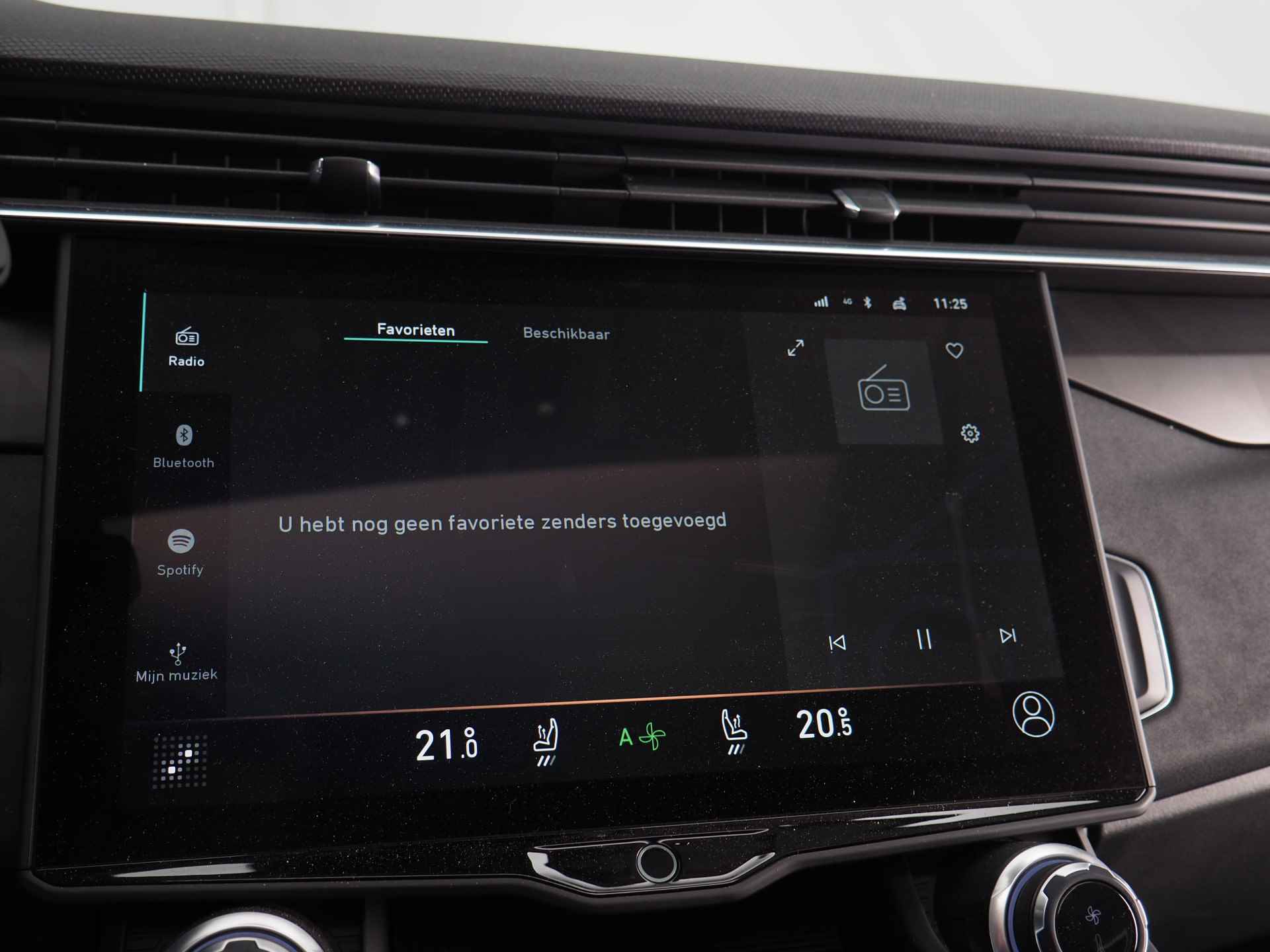 Lynk & Co 01 1.5 | Botsherkenning | Panoramadak | Pilot Assist | Achteruitrijcamera | Apple CarPlay/ Android Auto | Parkeersensoren voor- en achter | Memory Bestuurdersstoel | Na - 33/47