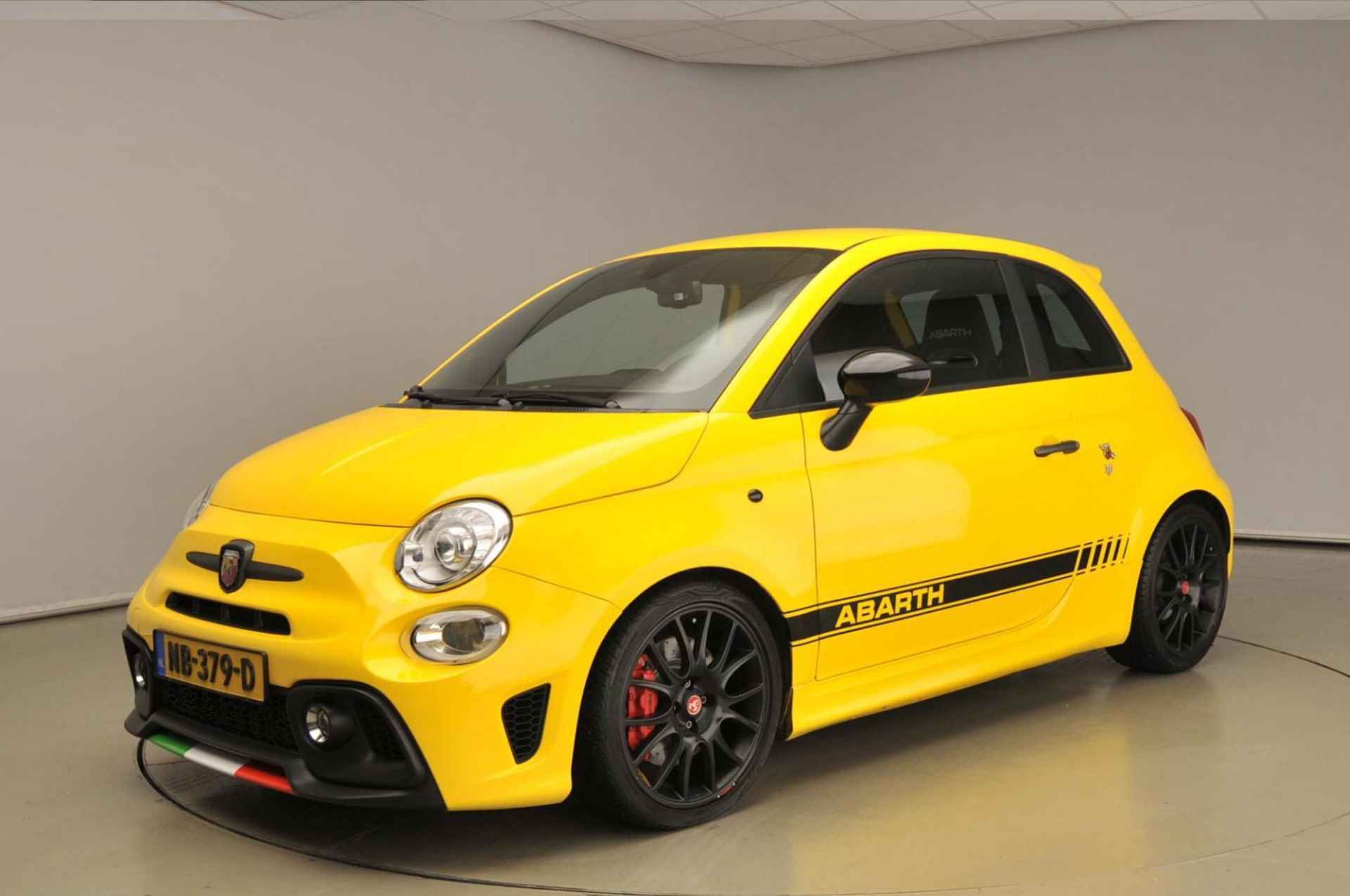 Abarth 595 595 Abarth Competizione Fiat 500 595 Abarth Competizione 180PK | Navi | Parkeersensoren | Bi-Xenon | Leder | 17" - 37/37