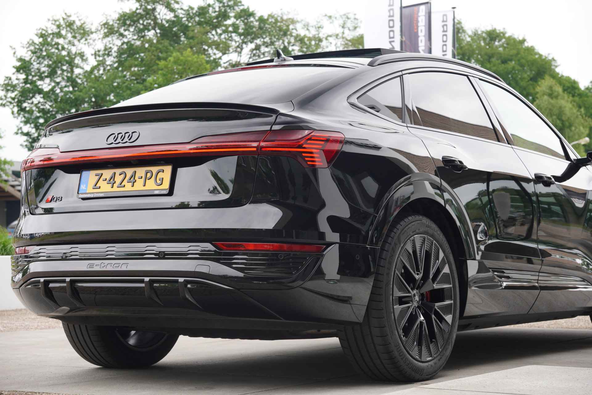 Audi Q8 Sportback e-tron 55 Quattro 408pk S-Edition 115 kWh Blackstyle |2023|Virtual Mirrors|Panoramadak|Cruise+ACC|360 Camera|21"RS Black|Head up - 35/75