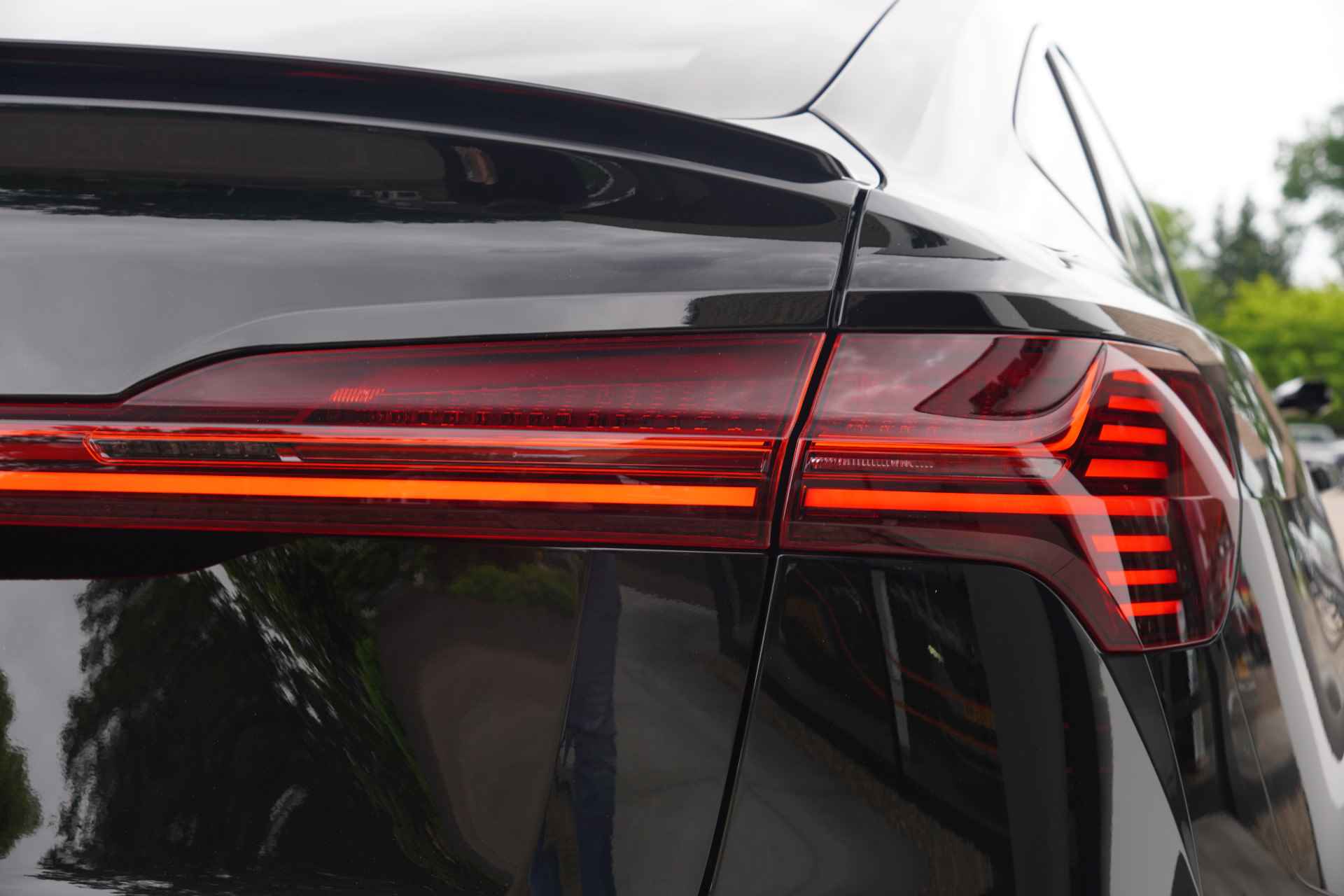 Audi Q8 Sportback e-tron 55 Quattro 408pk S-Edition 115 kWh Blackstyle |2023|Virtual Mirrors|Panoramadak|Cruise+ACC|360 Camera|21"RS Black|Head up - 46/75