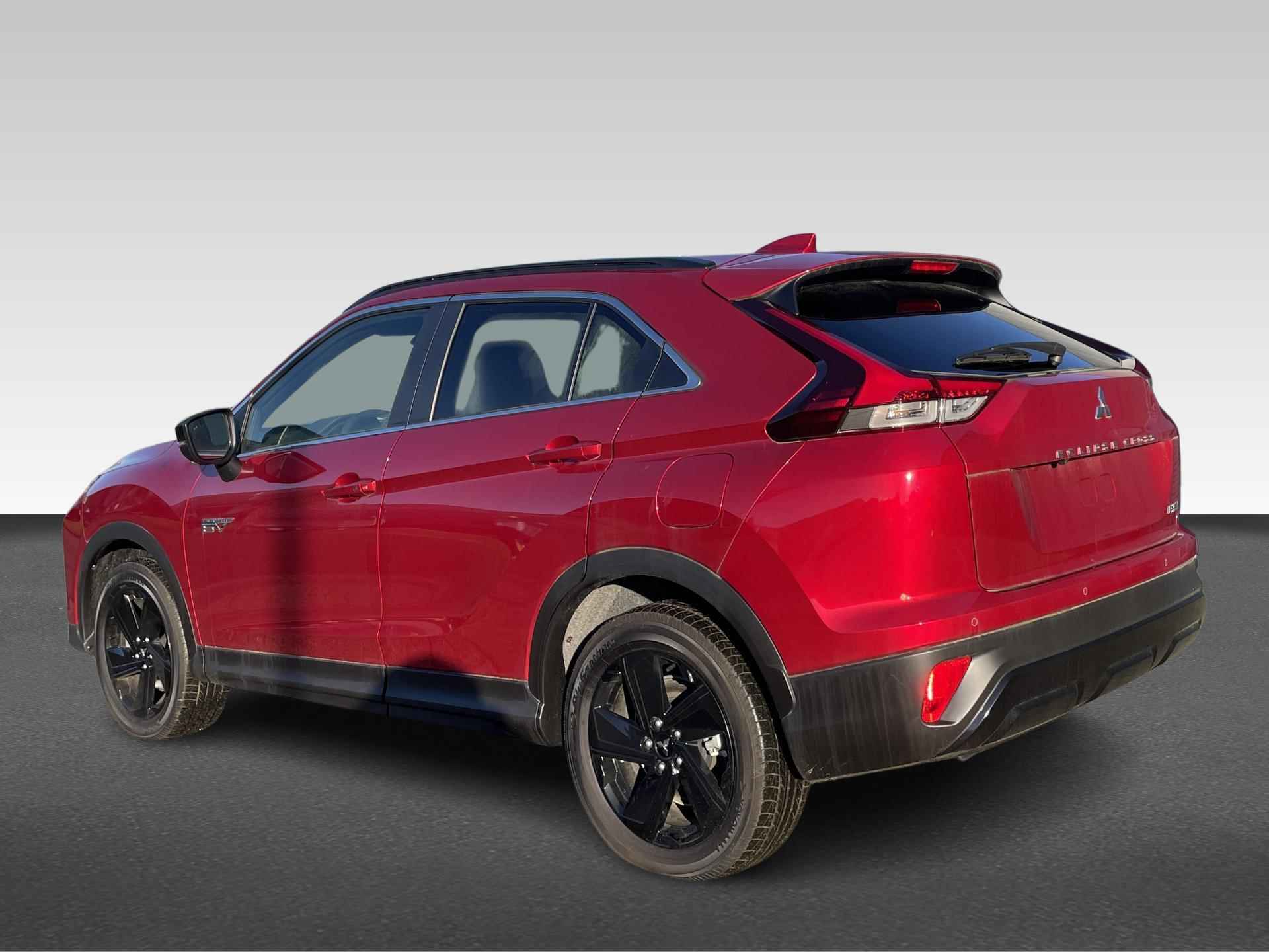 Mitsubishi Eclipse Cross 2.4 PHEV Black Edition Van € 47.630,- voor € 39.430,- - 3/23