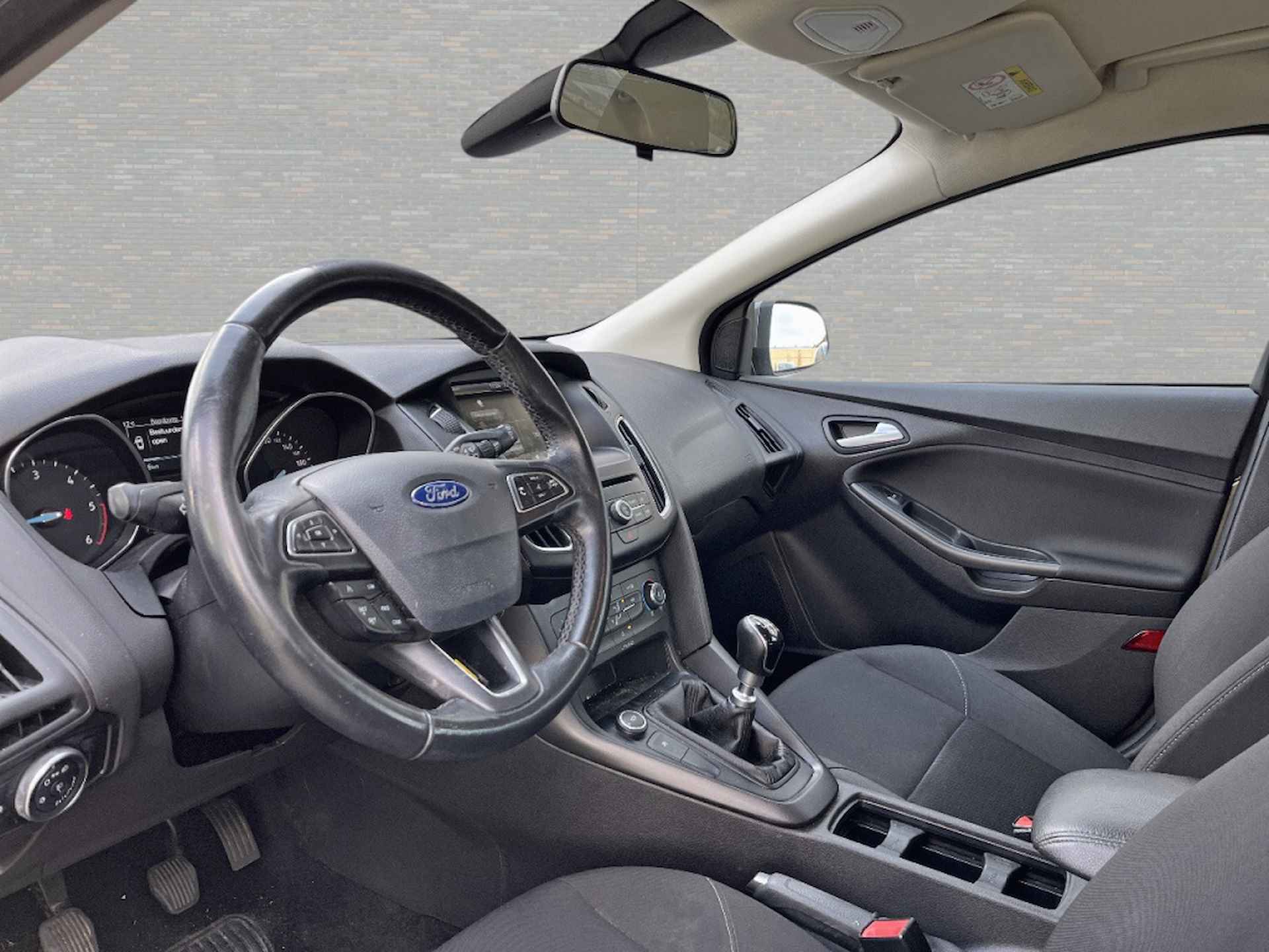 Ford Focus Wagon 1.5 TDCI AIRCO LMV NAVIGATIE CRUISE - 6/15