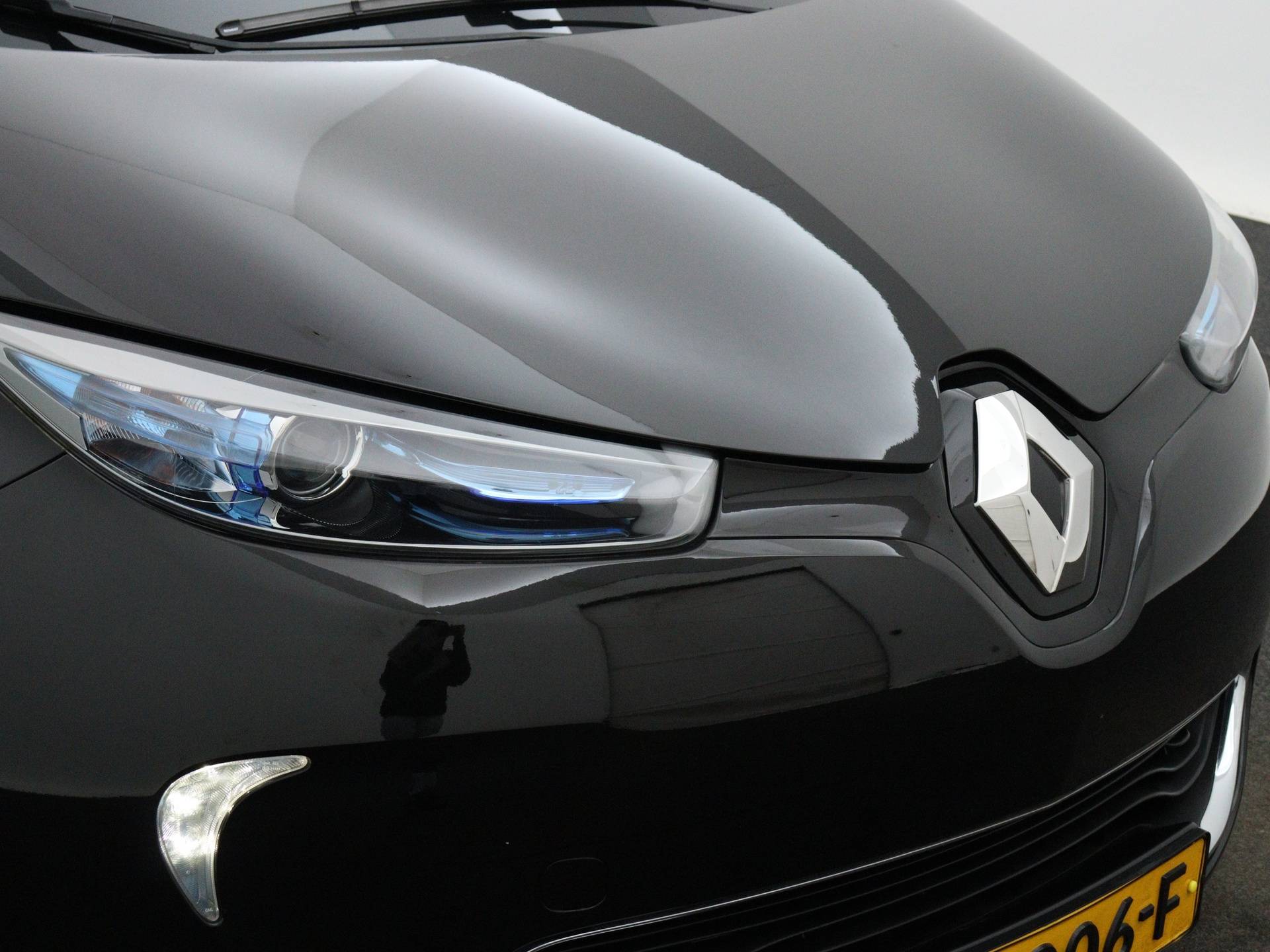 Renault ZOE R90 Intens 41 kWh 317 km WLTP (ex Accu) (incl. Accu mogelijk) / DEALER ONDERHOUDEN / 1e EIGENAAR / NAVIGATIE / CAMERA/ - 31/39