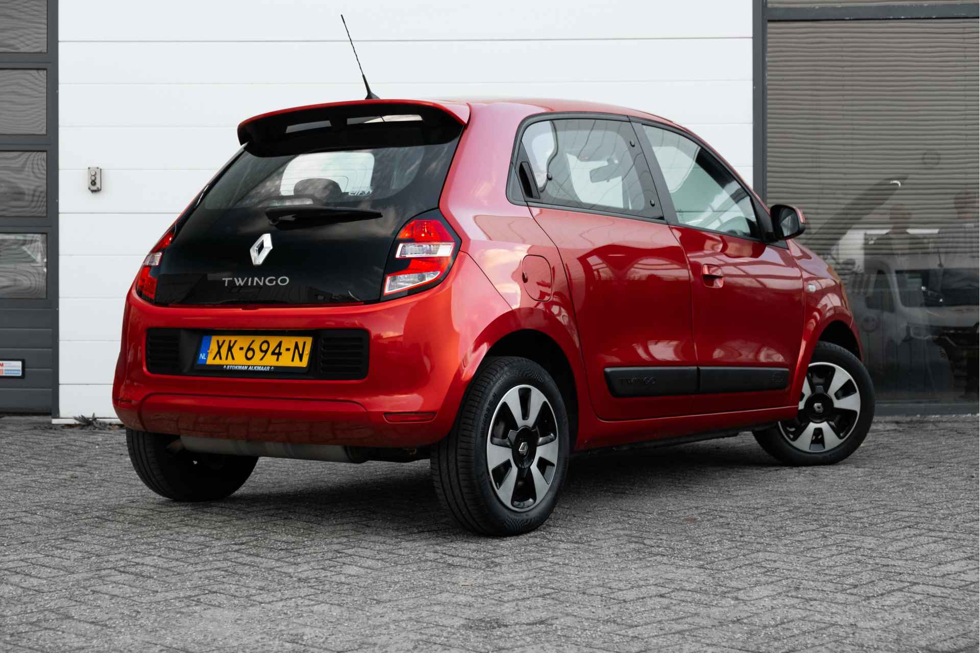 Renault Twingo 1.0 SCe Collection | airco | ramen + spiegels elektrisch te bedienen | afstandsbediening portieren | incl. Bovag rijklaarpakket met 12 maanden garantie - 3/36