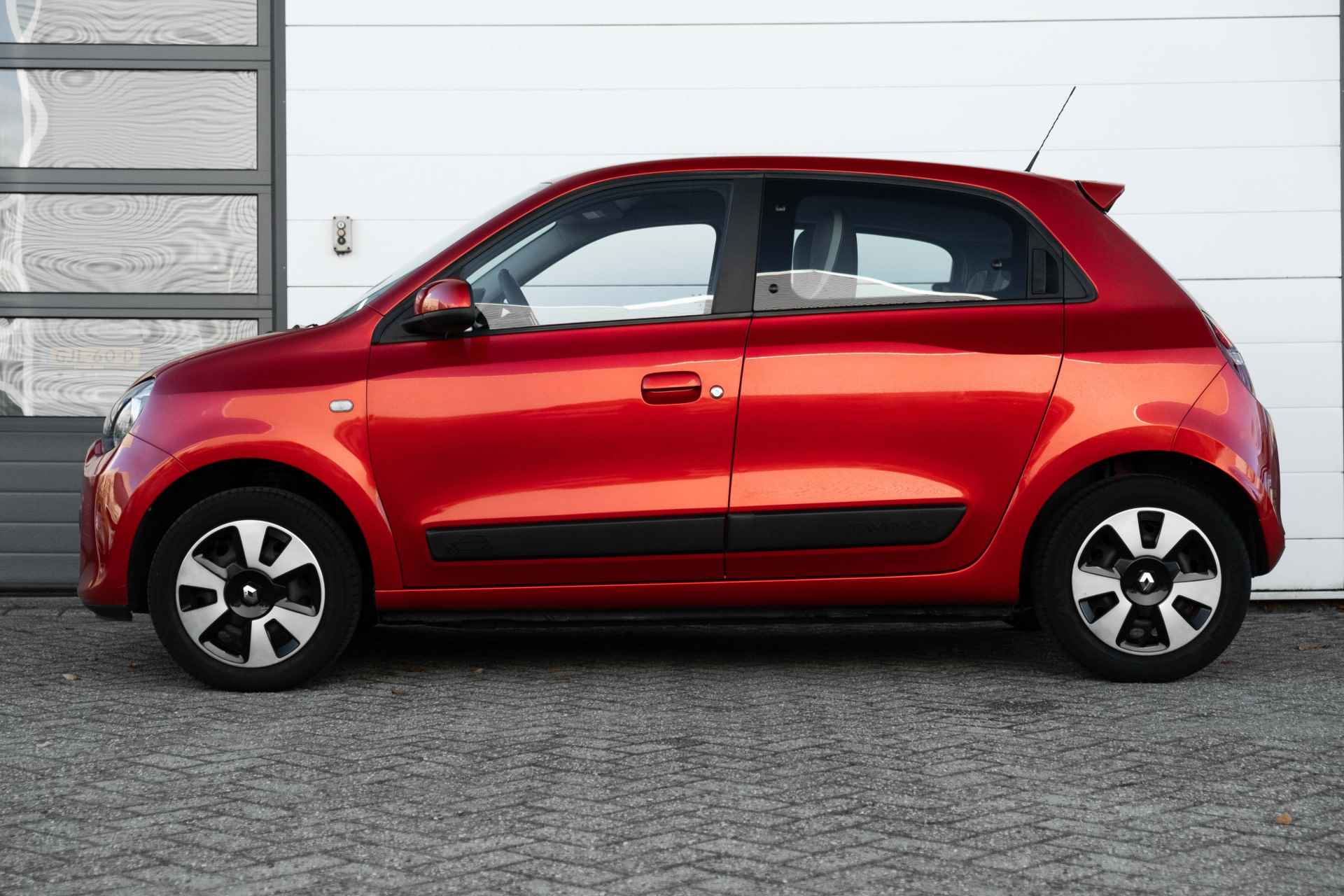 Renault Twingo 1.0 SCe Collection | airco | ramen + spiegels elektrisch te bedienen | afstandsbediening portieren | incl. Bovag rijklaarpakket met 12 maanden garantie - 7/36