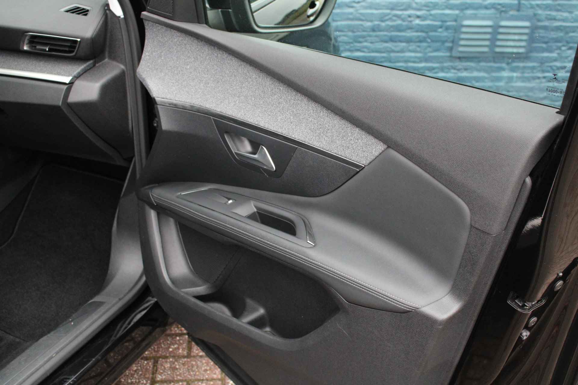 Peugeot 3008 SUV 1.2 PureTech 130pk EAT8 Allure | Automaat | Navigatie | Camera | Keyless | Bluetooth | 67.000km | - 7/31