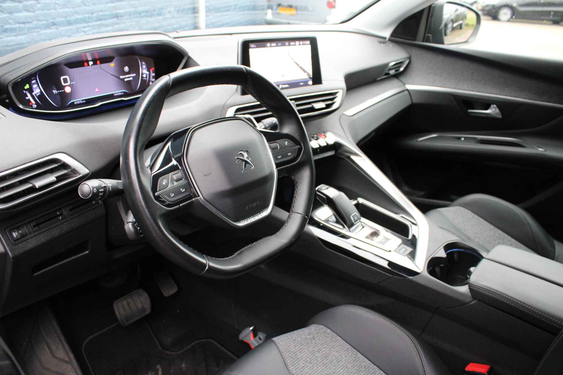 Peugeot 3008 SUV 1.2 PureTech 130pk EAT8 Allure | Automaat | Navigatie | Camera | Keyless | Bluetooth | 67.000km | - 17/31