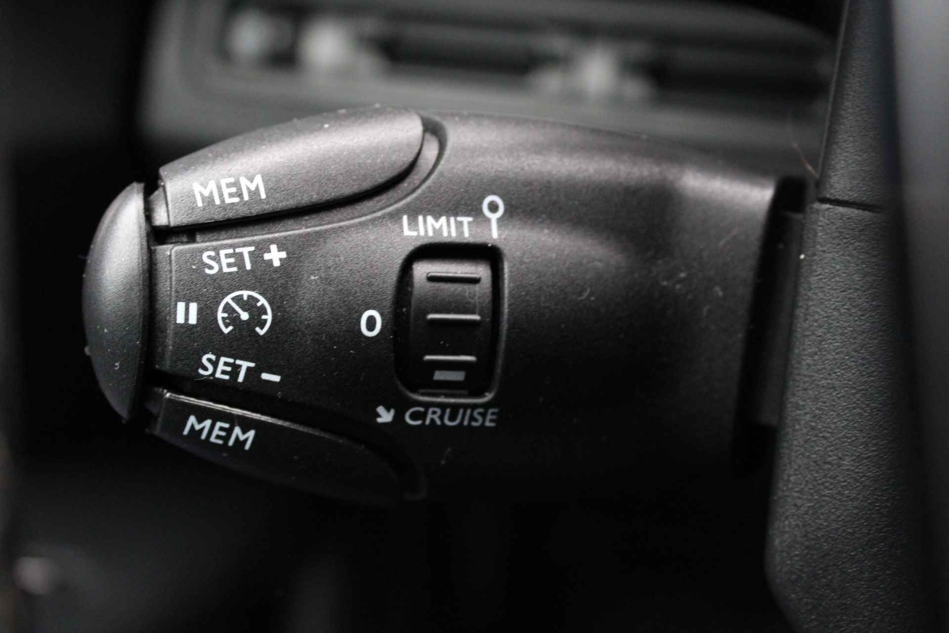 Peugeot 3008 SUV 1.2 PureTech 130pk EAT8 Allure | Automaat | Navigatie | Camera | Keyless | Bluetooth | 67.000km | - 18/31