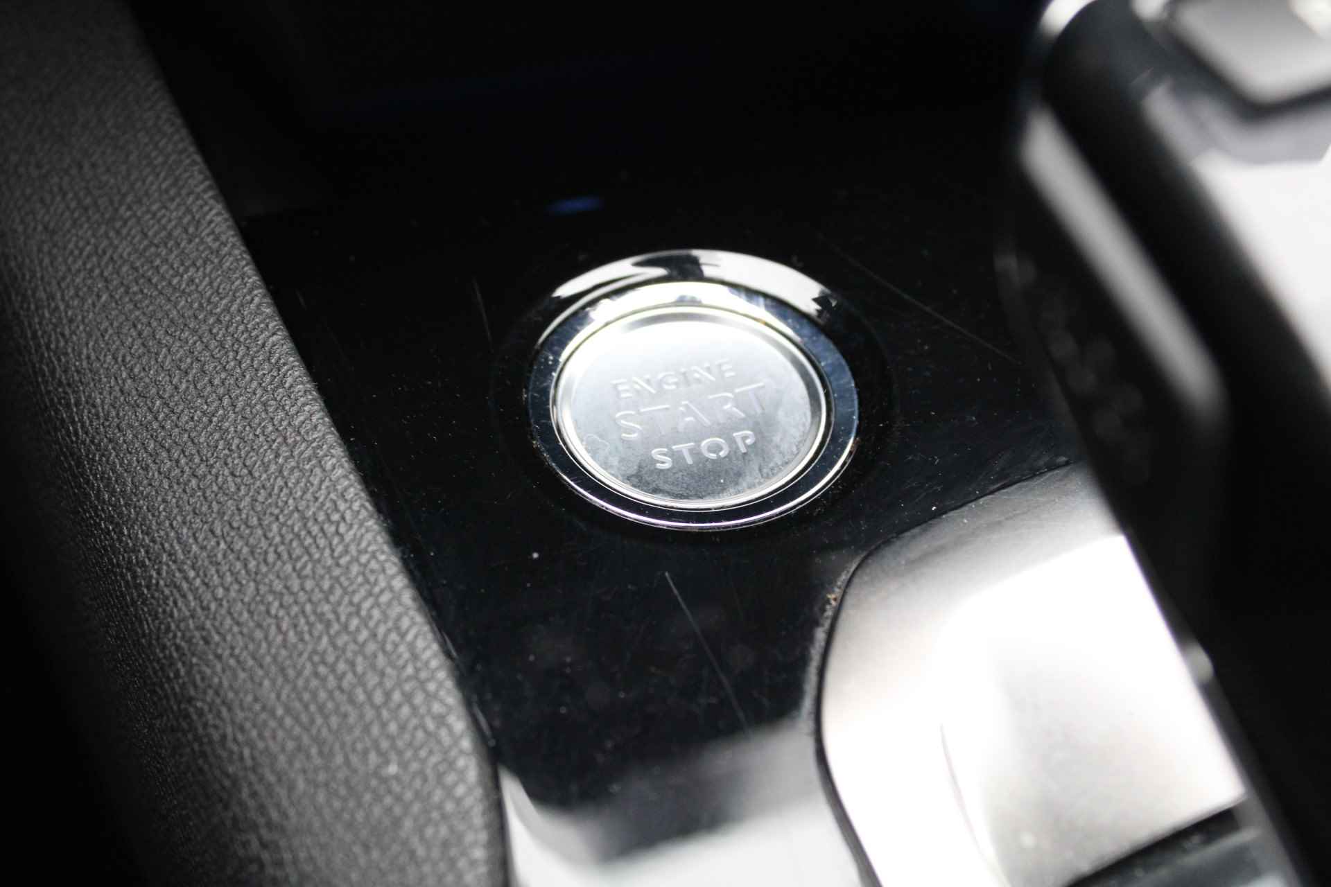 Peugeot 3008 SUV 1.2 PureTech 130pk EAT8 Allure | Automaat | Navigatie | Camera | Keyless | Bluetooth | 67.000km | - 19/31
