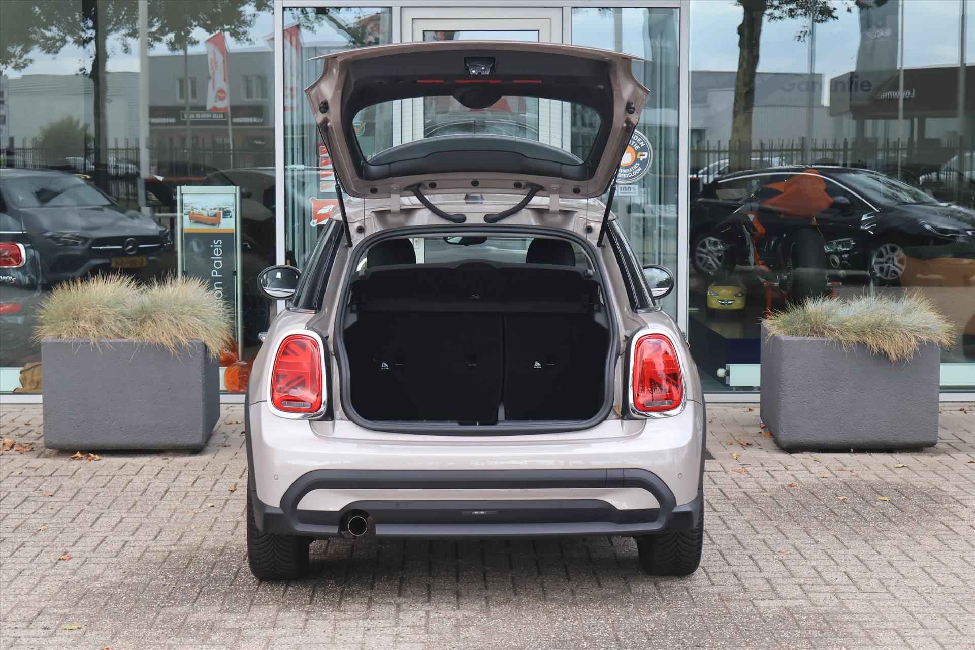 Mini Mini 5-Deurs (f55) 1.5 One  Aut | Carplay | Navi | DAB | Keyless Go | 1ste Eigenaar - 15/45