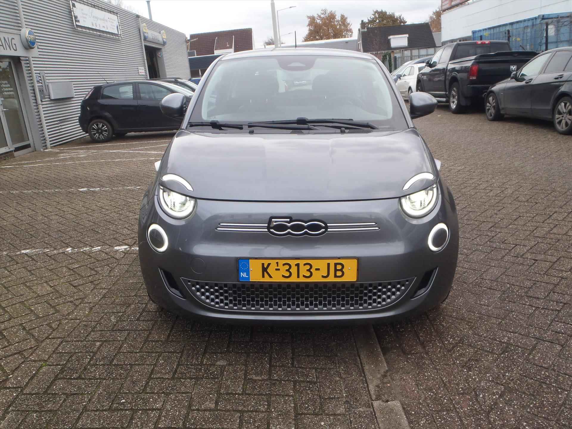 FIAT 500 42kWh 118pk Aut Icon NAV PDC - 2/15