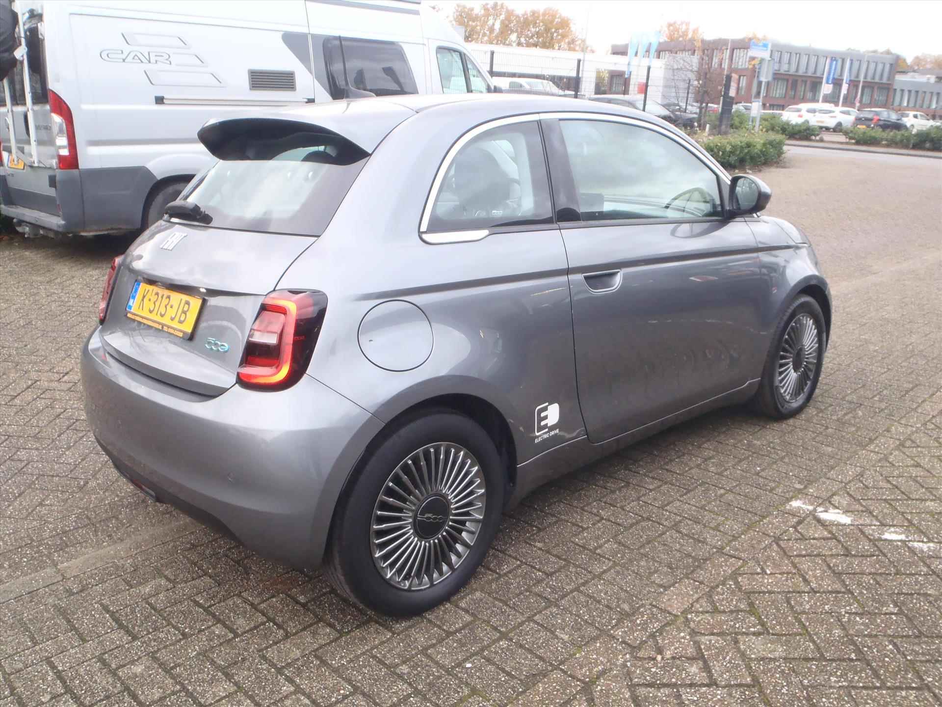 FIAT 500 42kWh 118pk Aut Icon NAV PDC - 4/15