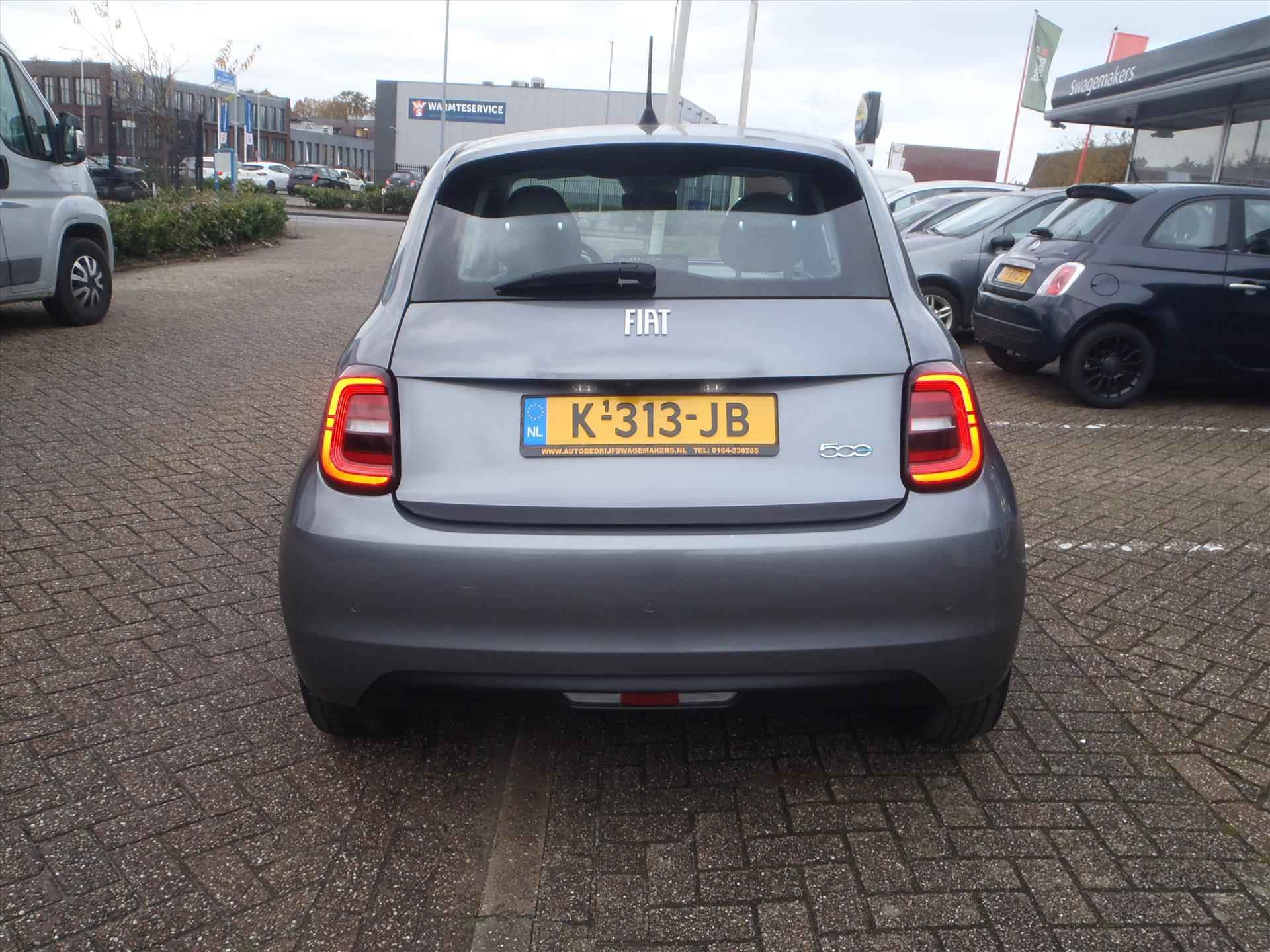 FIAT 500 42kWh 118pk Aut Icon NAV PDC - 5/15