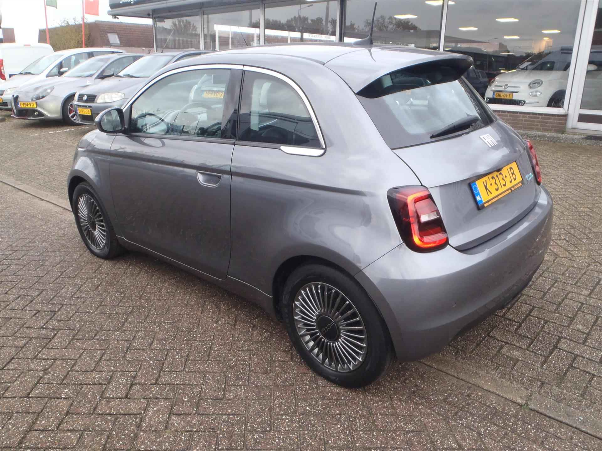 FIAT 500 42kWh 118pk Aut Icon NAV PDC - 6/15