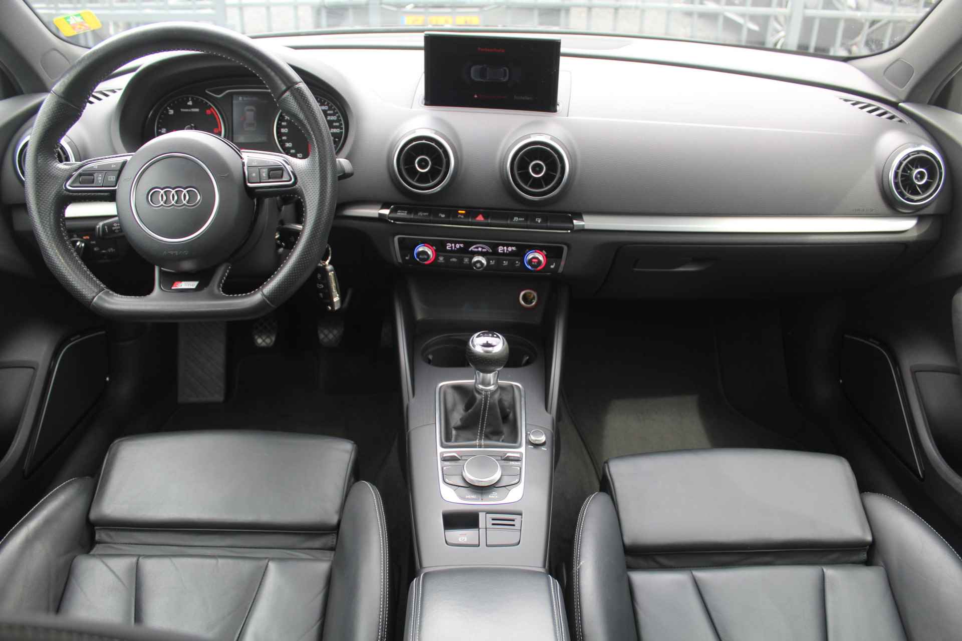 Audi A3 Sportback 1.6 TDI Ambition Pro Line S 3X S-Line | Panoramadak - 3/29