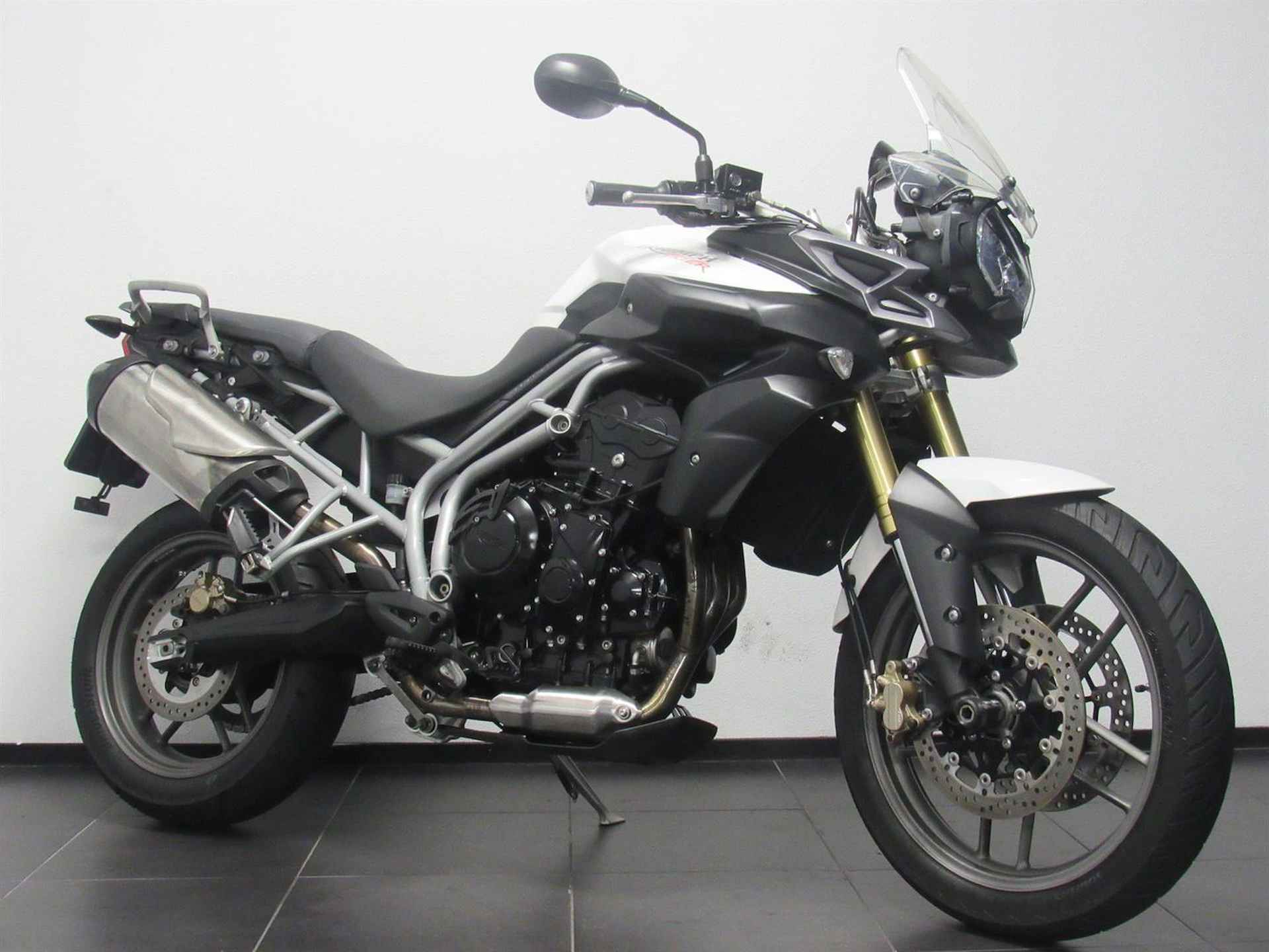 Triumph TIGER 800 ABS - 2011 - 2/14