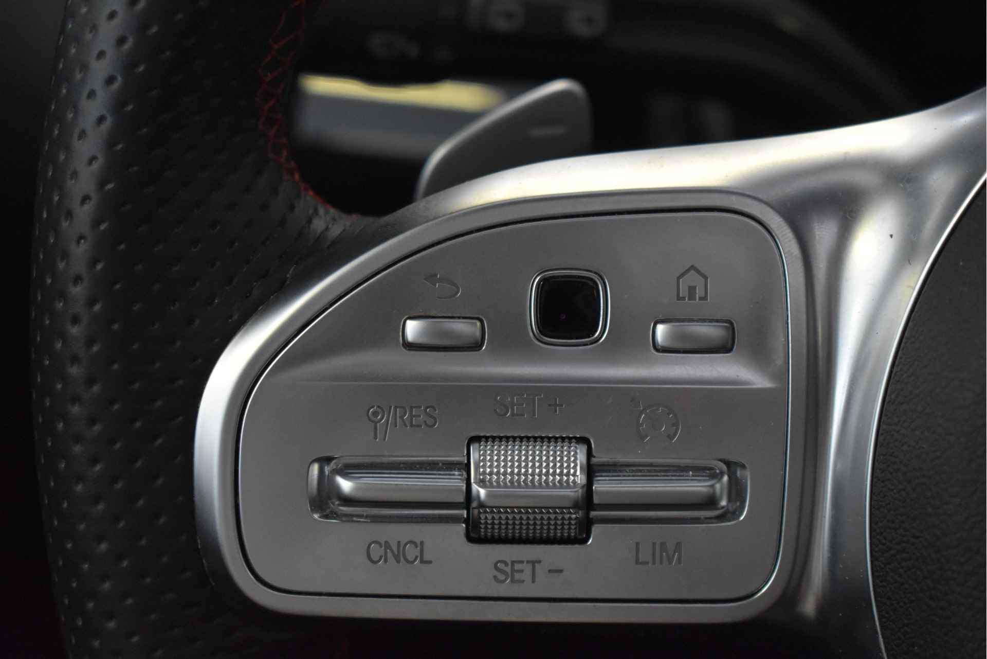 Mercedes-Benz B-Klasse 250 e AMG Line | Open dak | Sfeerverl | DAB | Carbon | Carplay | Stoelverw | Full LED | AMG Velgen - 45/60