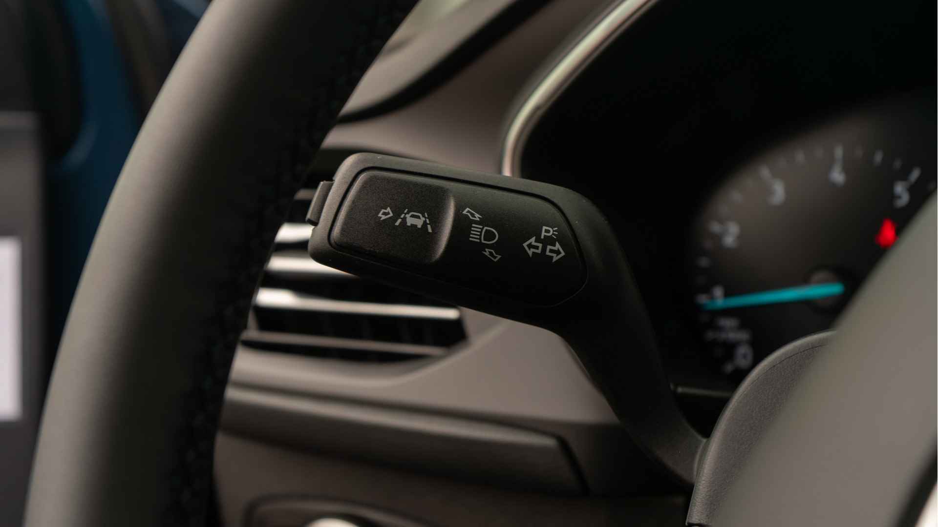 Ford Focus Wagon Titanium 1.0 EcoBoost 125PK Hybrid | All Season | Driver Assistance Pack | Elekt. Trekhaak | Winterpack | Direct Leverbaar | - 12/23