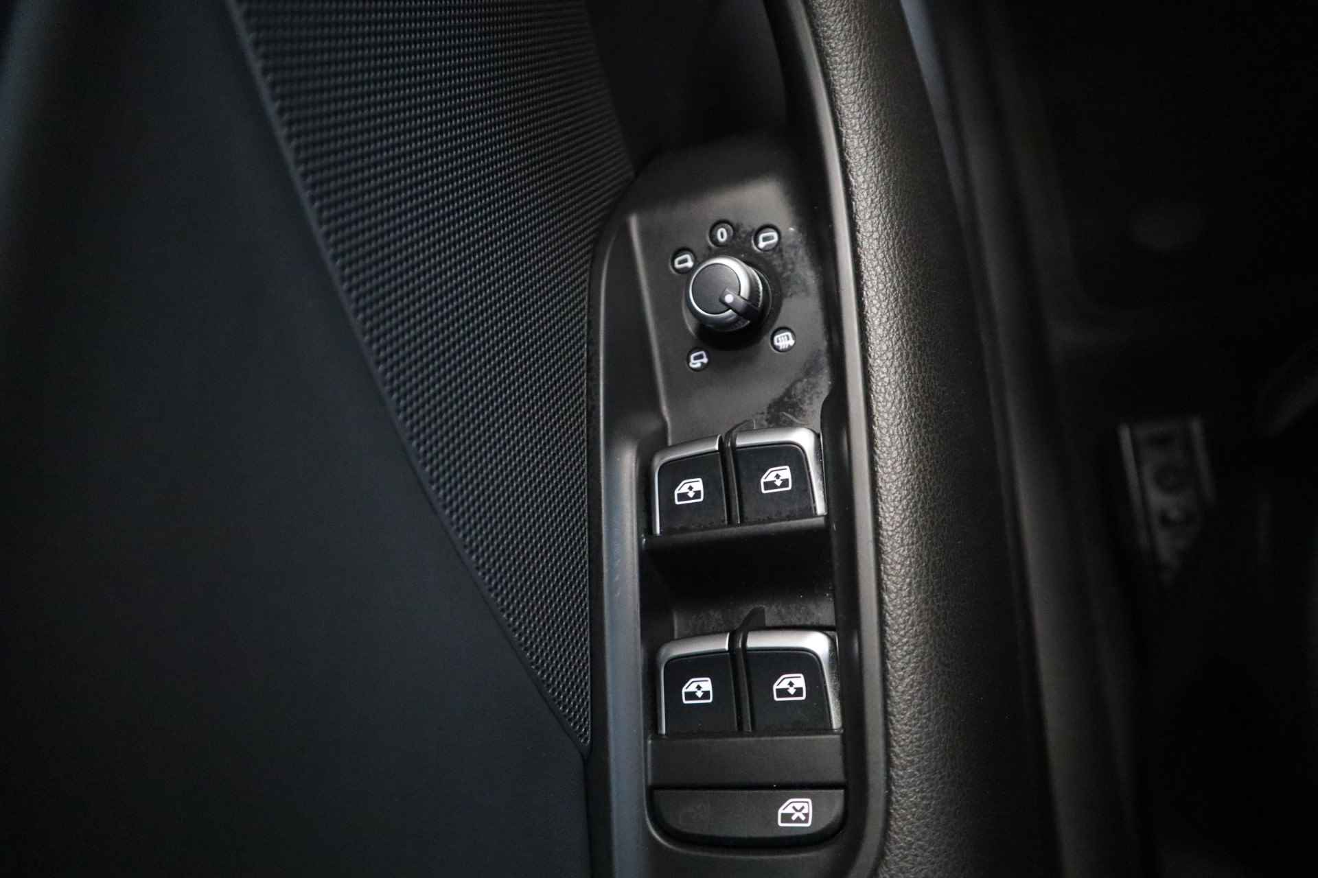 Audi A3 Limousine 1.4 TFSI CoD Design Pro Line Plus Panorama Dak 18LMV Navigatie S-line. - 17/28