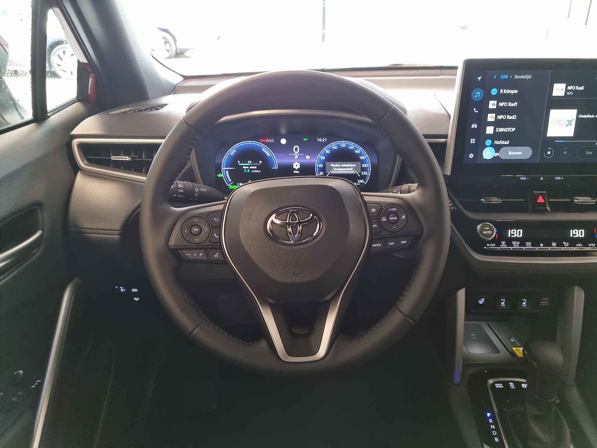 Toyota Corolla Cross 2.0 High Power Hybrid AWD Digitaal cockpit, Stoel + Stuur verwarmd , All-in Rijklaarprijs - 13/23