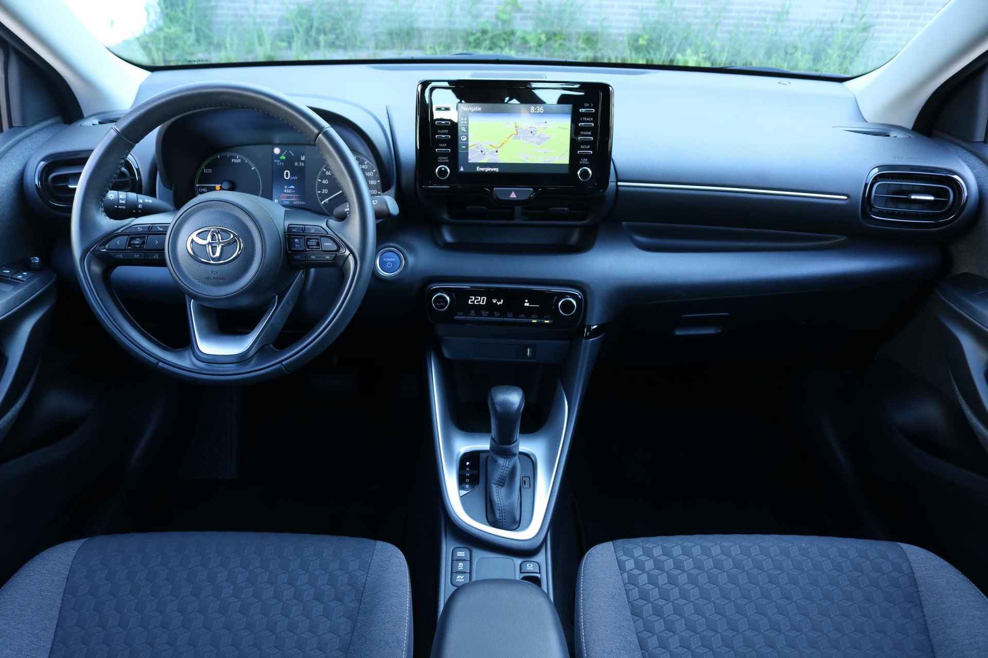 Toyota Yaris 1.5 Hybrid Active Plus, Navigatie, Keyless, DAB - 7/30