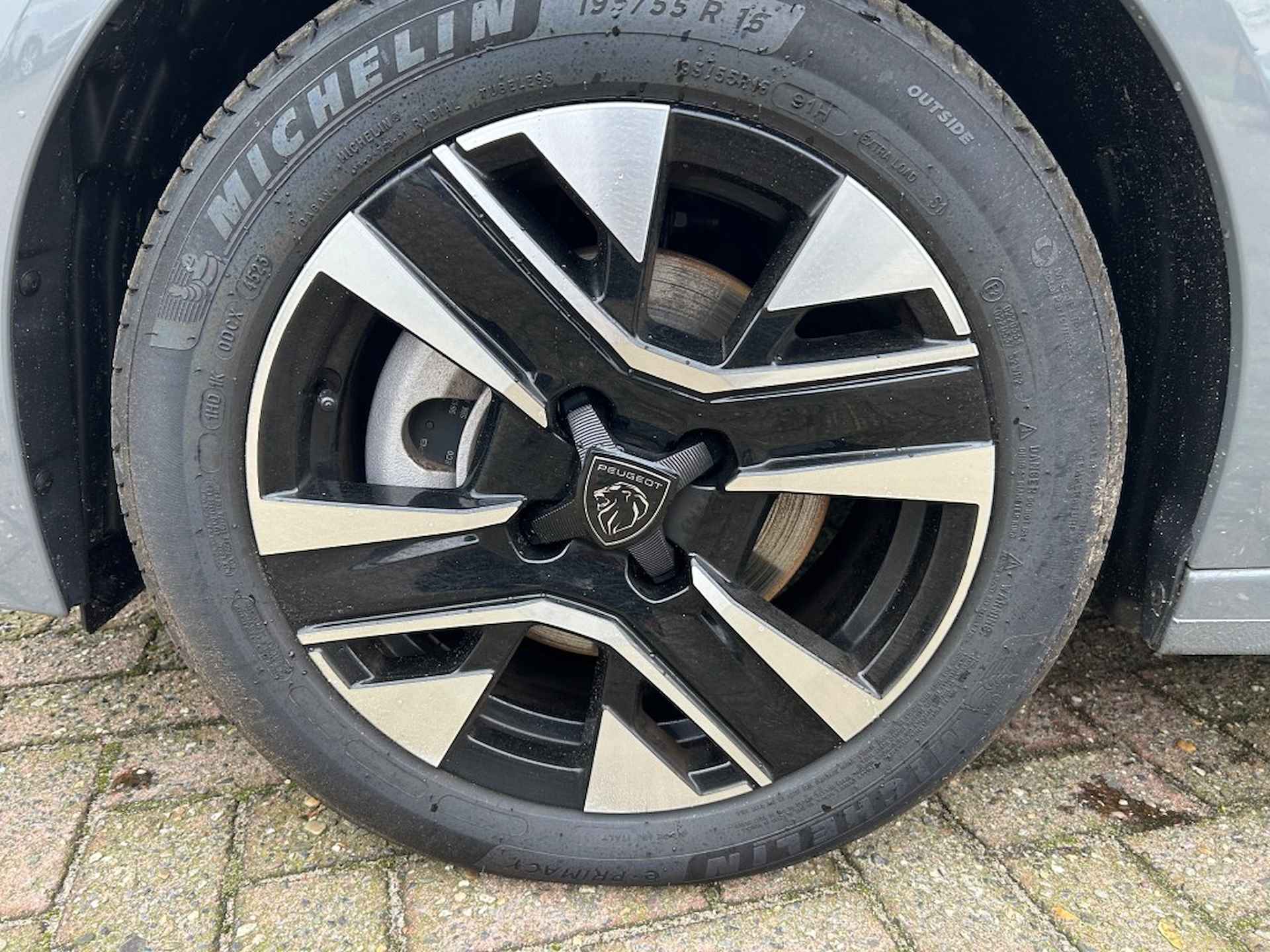 PEUGEOT 208 1.2 PT 100 ALLURE ZO GOED ALS NIEUW! - 23/43