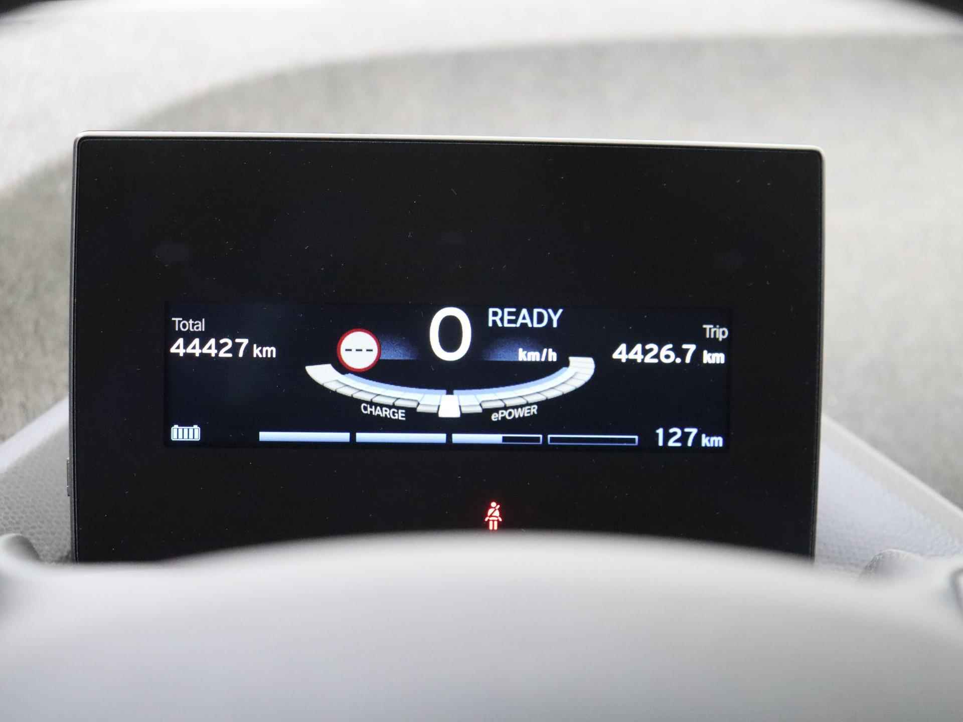 BMW i3 S iPerformance 94Ah 33 kWh | Adaptief cruis control | Stoelverwarming | Navigatie | Parkeersensoren achter | Panoramadak | - 4/29