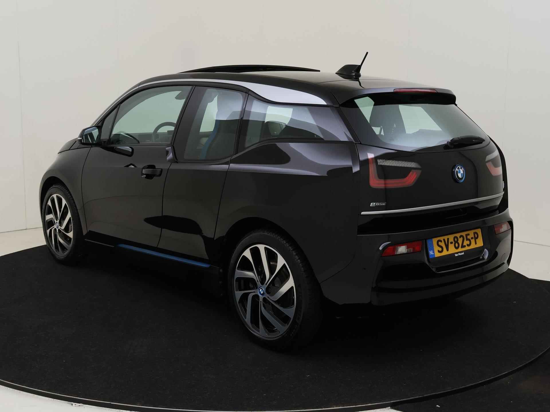 BMW i3 S iPerformance 94Ah 33 kWh | Adaptief cruis control | Stoelverwarming | Navigatie | Parkeersensoren achter | Panoramadak | - 7/29