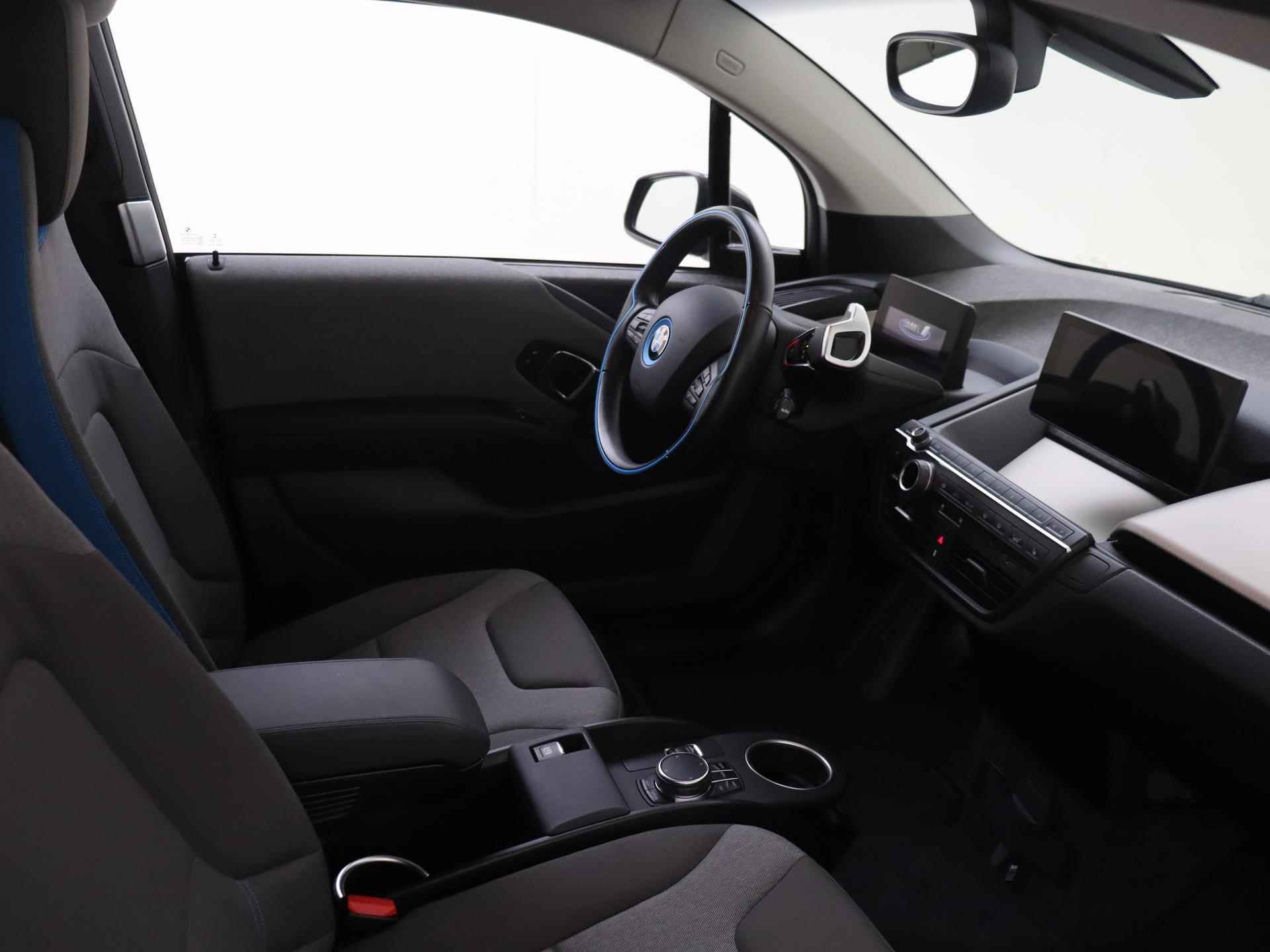 BMW i3 S iPerformance 94Ah 33 kWh | Adaptief cruis control | Stoelverwarming | Navigatie | Parkeersensoren achter | Panoramadak | - 10/29