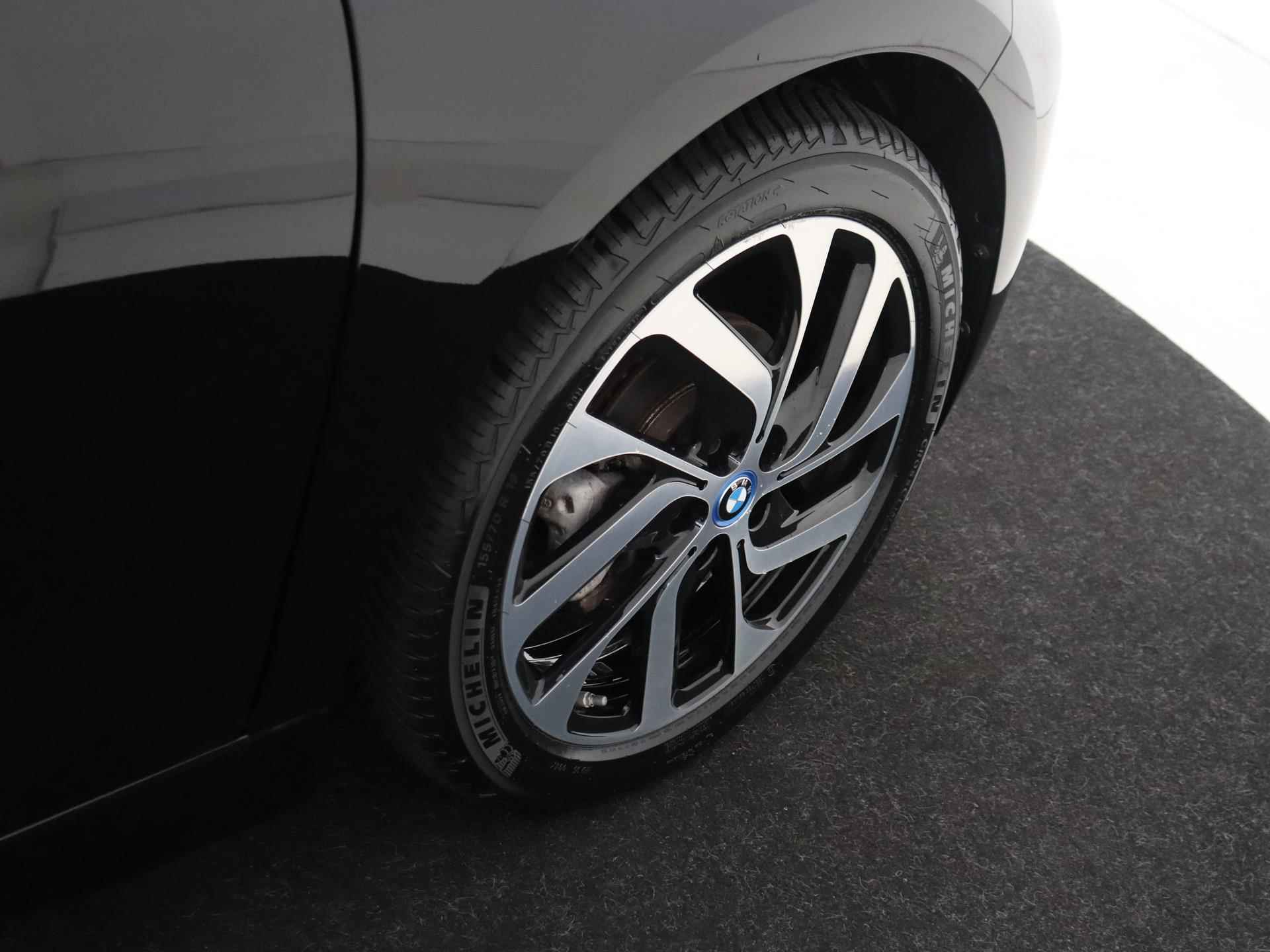 BMW i3 S iPerformance 94Ah 33 kWh | Adaptief cruis control | Stoelverwarming | Navigatie | Parkeersensoren achter | Panoramadak | - 11/29