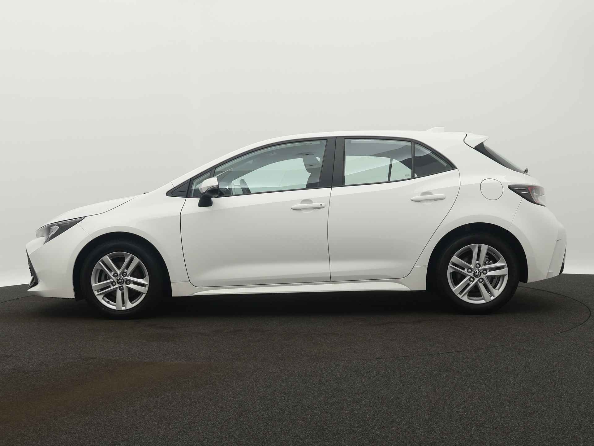 Toyota Corolla 1.8 Hybrid Business Limited | Navigatie | LM velgen | Climate Control | Stoelverwarming | - 4/43