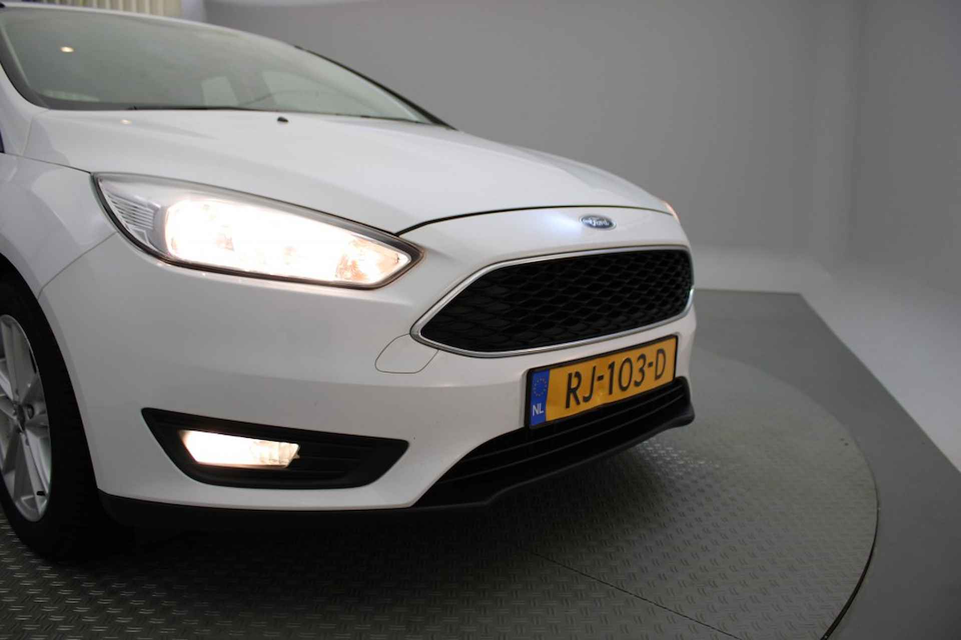 FORD Focus 1.0 First Edition - Navi, Cruise - 20/25