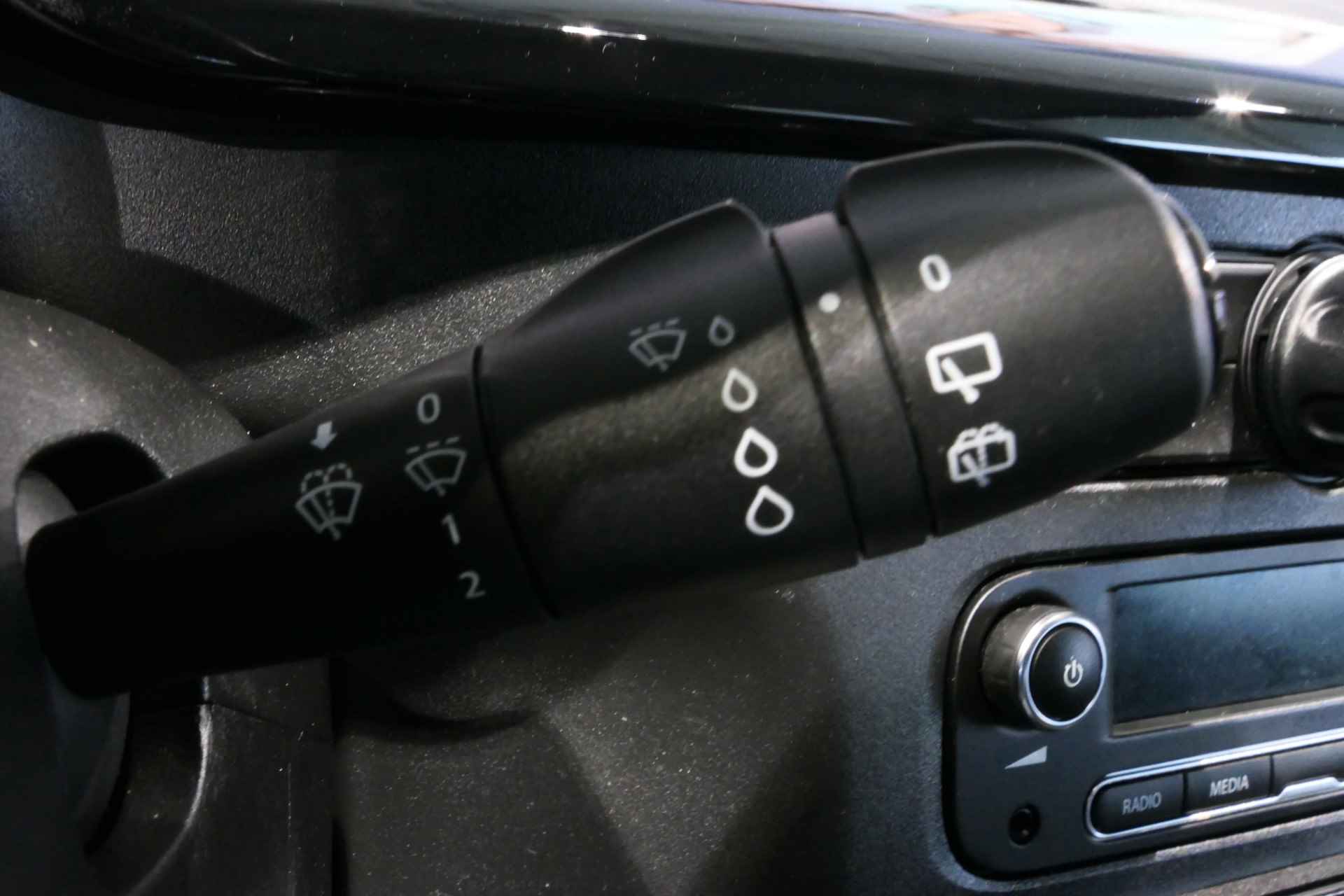 Renault TWINGO AUTOMAAT 0.9 TCe Expression - Trekhaak, Snelheidsbegrenzer, Airco - 20/38