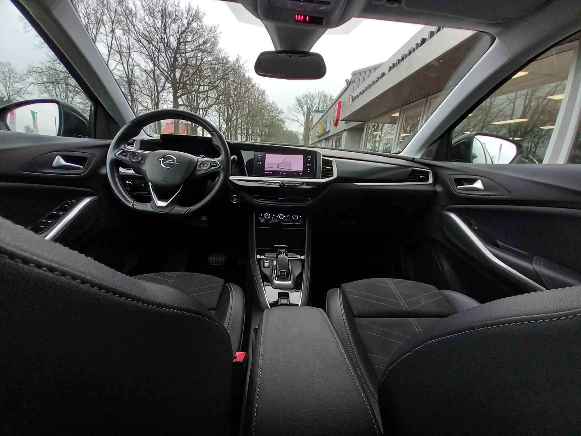 Opel Grandland 1.2 Turbo Business Elegance AUTOMAAT Climate Control, Voorruitverwarming, Navigatie PRIJS RIJKLAAR   Verkoop op arfspraak - 12/25