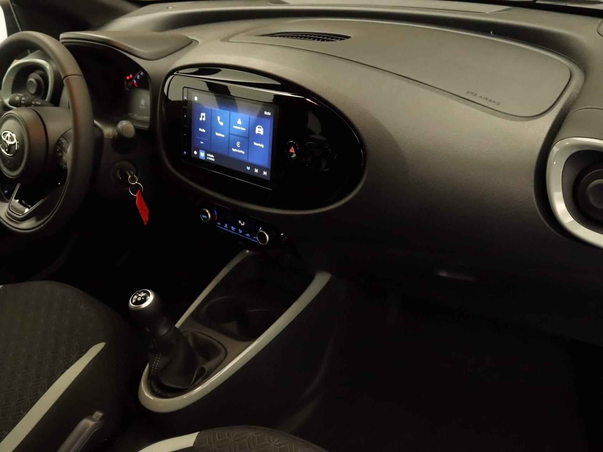 Toyota Aygo X 1.0 VVT-i MT Pulse - ORIGINEEL NEDERLANDSE AUTO - DIRECT UIT VOORRAAD LEVERBAAR - LEASE MOGELIJK! - ADAPTIVE CRUISE CONTROL - ACHTERUITRIJ CAMERA - 5/27