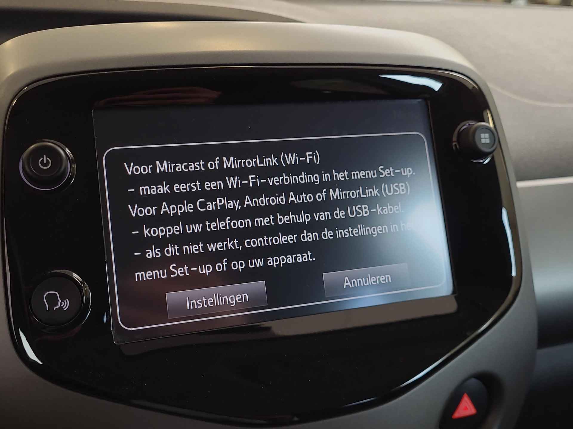 Toyota Aygo 1.0 VVT-i x-joy | Apple CarPlay / Android Auto | Climate Control | Rijklaarprijs incl. garantie | - 12/29