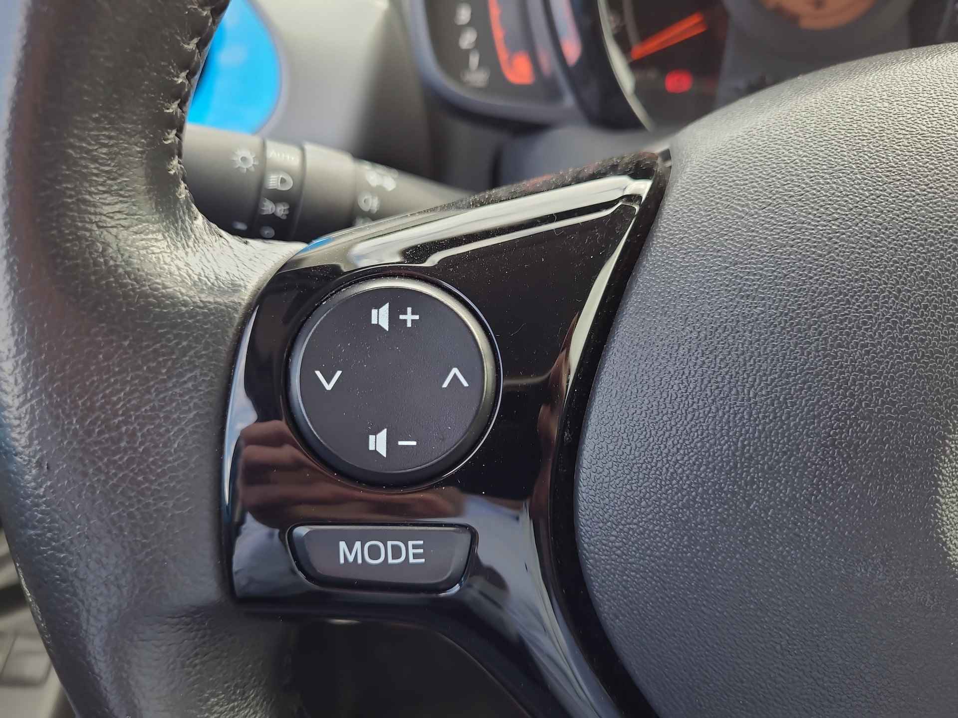 Toyota Aygo 1.0 VVT-i x-joy | Apple CarPlay / Android Auto | Climate Control | Rijklaarprijs incl. garantie | - 17/29