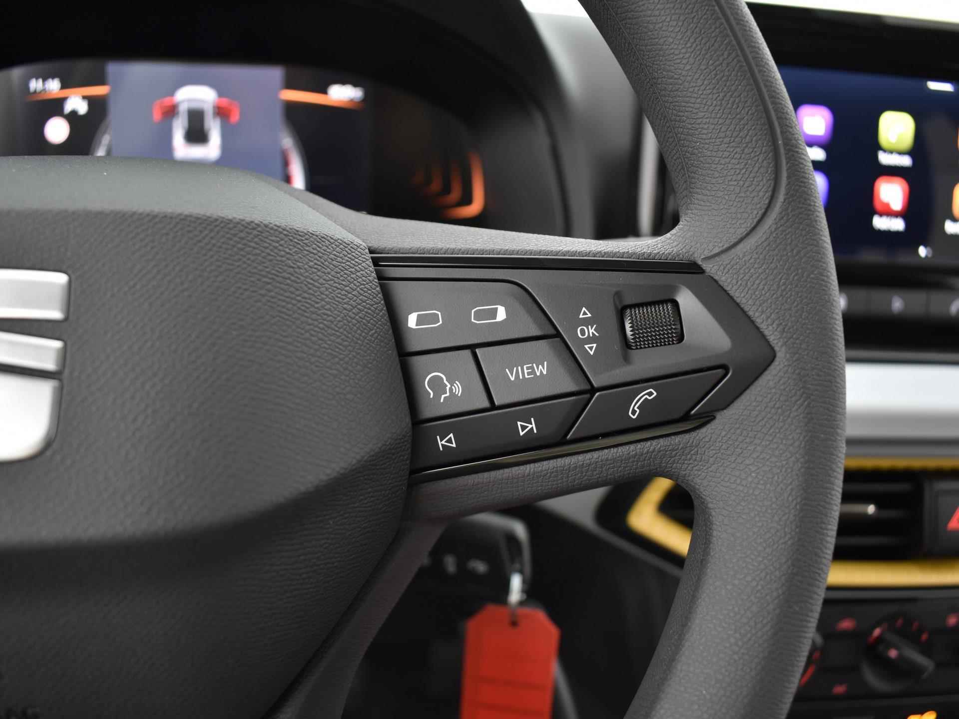 SEAT Arona Reference 1.0 70 kW / 95 pk EcoTSI SUV 5 versn. Ha | Apple Carplay | Privatelease 329,- per maand! | Snel uit voorraad rijden! - 17/19