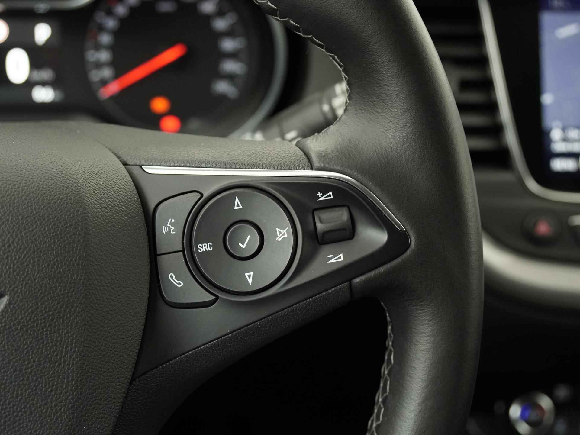 Opel Grandland X 1.2 Turbo Innovation | LED | Camera | Comfort stoelen | Elek klep |  Zondag Open! - 9/38