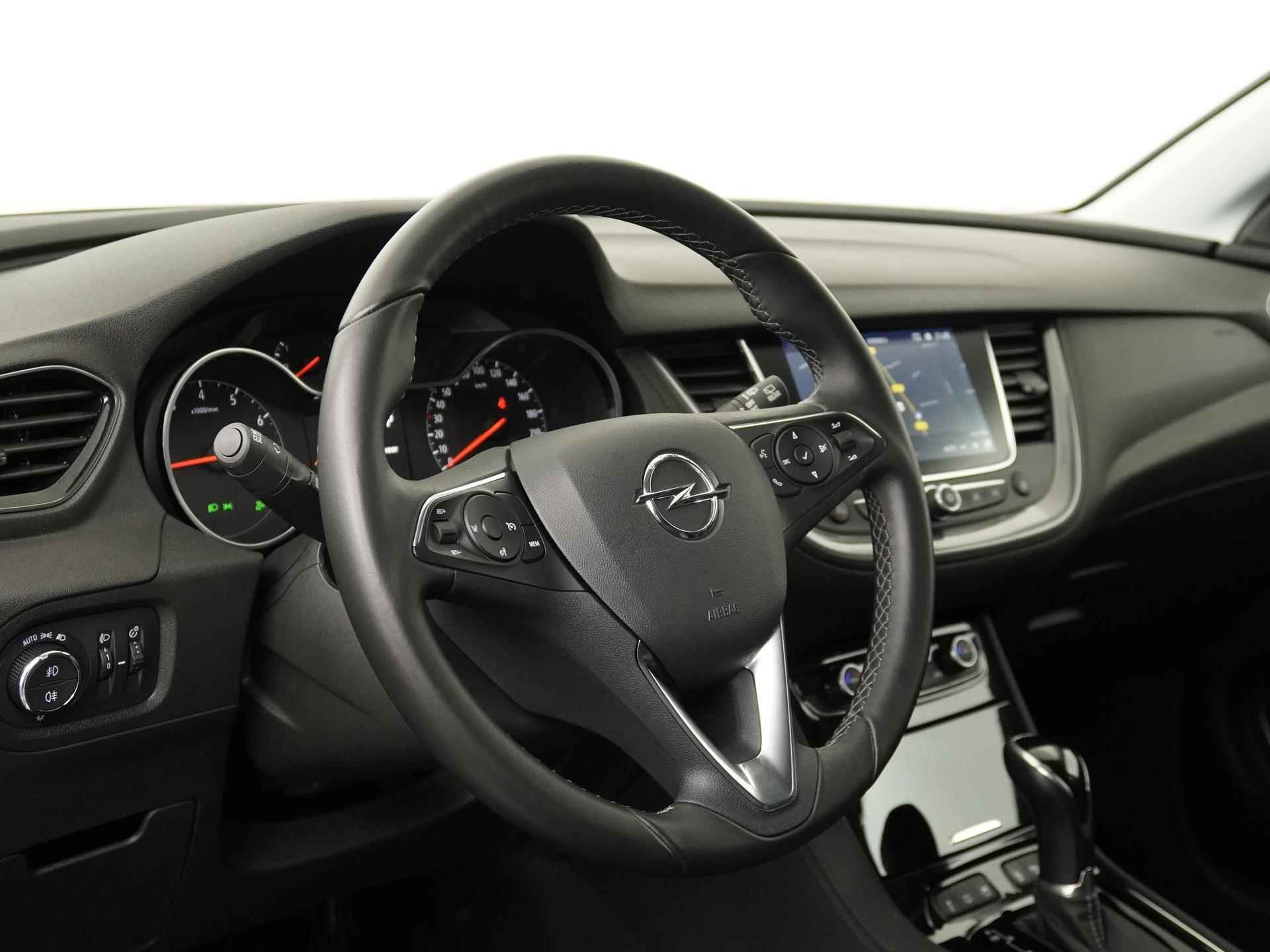 Opel Grandland X 1.2 Turbo Innovation | LED | Camera | Comfort stoelen | Elek klep |  Zondag Open! - 33/38