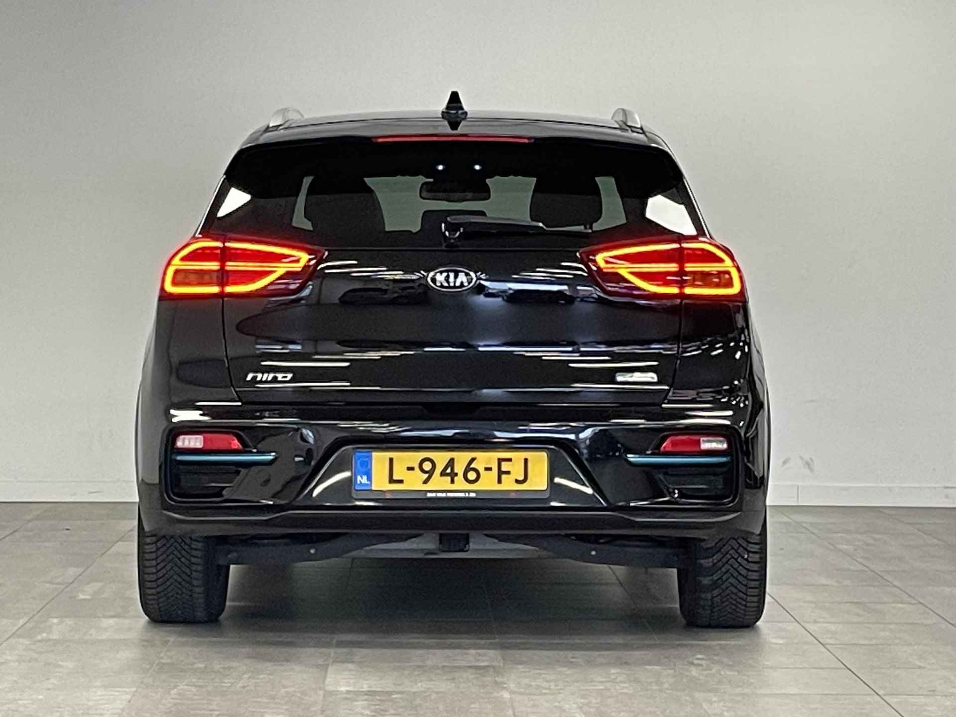 Kia e-Niro ExecutiveLine 64 kWh Stoelverwarming V+A / APPLE CARPLAY/ANDROID AUTO / SCHUIF|KANTELDAK - 9/35