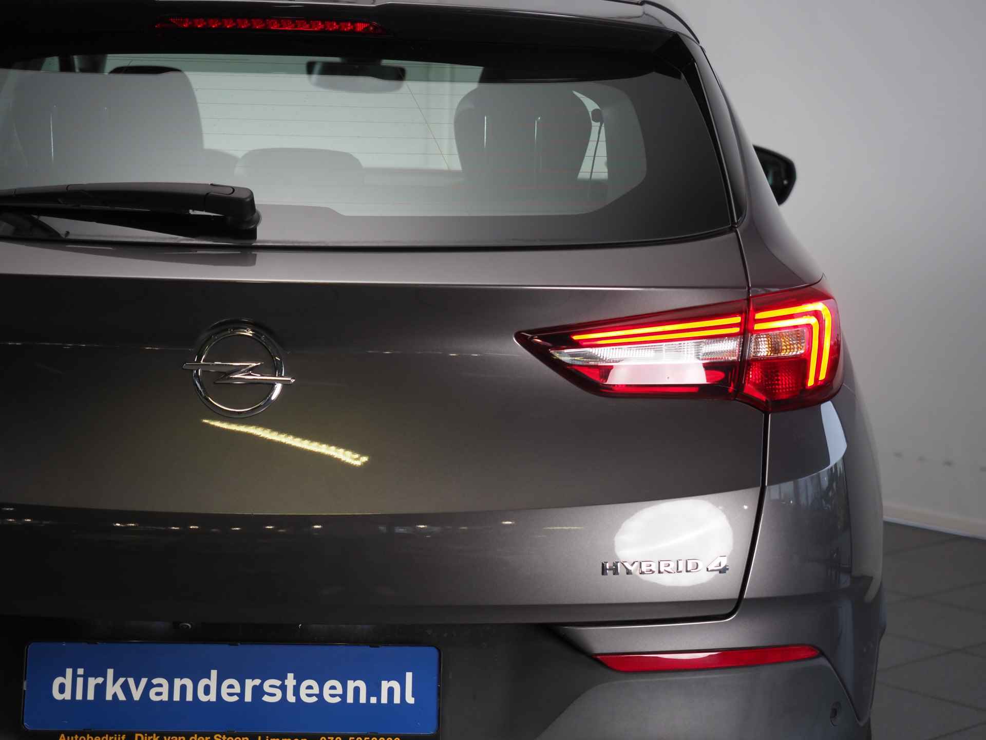 Opel Grandland X 1.6 Turbo Hybrid4 Ultimate | Achteruitrijcamera | Apple Carplay/Android Auto | Cruise Control Adaptief | Carkit | Elektrisch Bedienbare Achterklep | Keyless Start/Entry | - 4/38