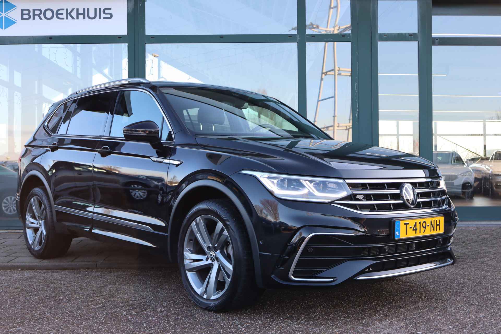 Volkswagen Tiguan Allspace 1.5 TSI R-Line Business 7p. | Navigatie | Cruise Control | Trekhaak | - 9/36