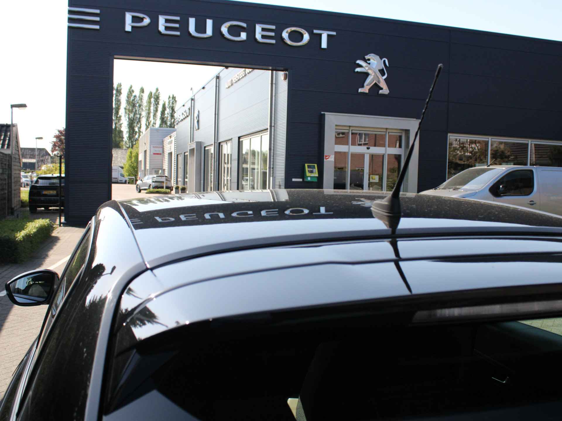 Peugeot 208 1.2 PureTech Active 100PK Airco, Navigatie, Parkeerhulp, Audio - DAB, Telefoon Bluetooth - 40/47