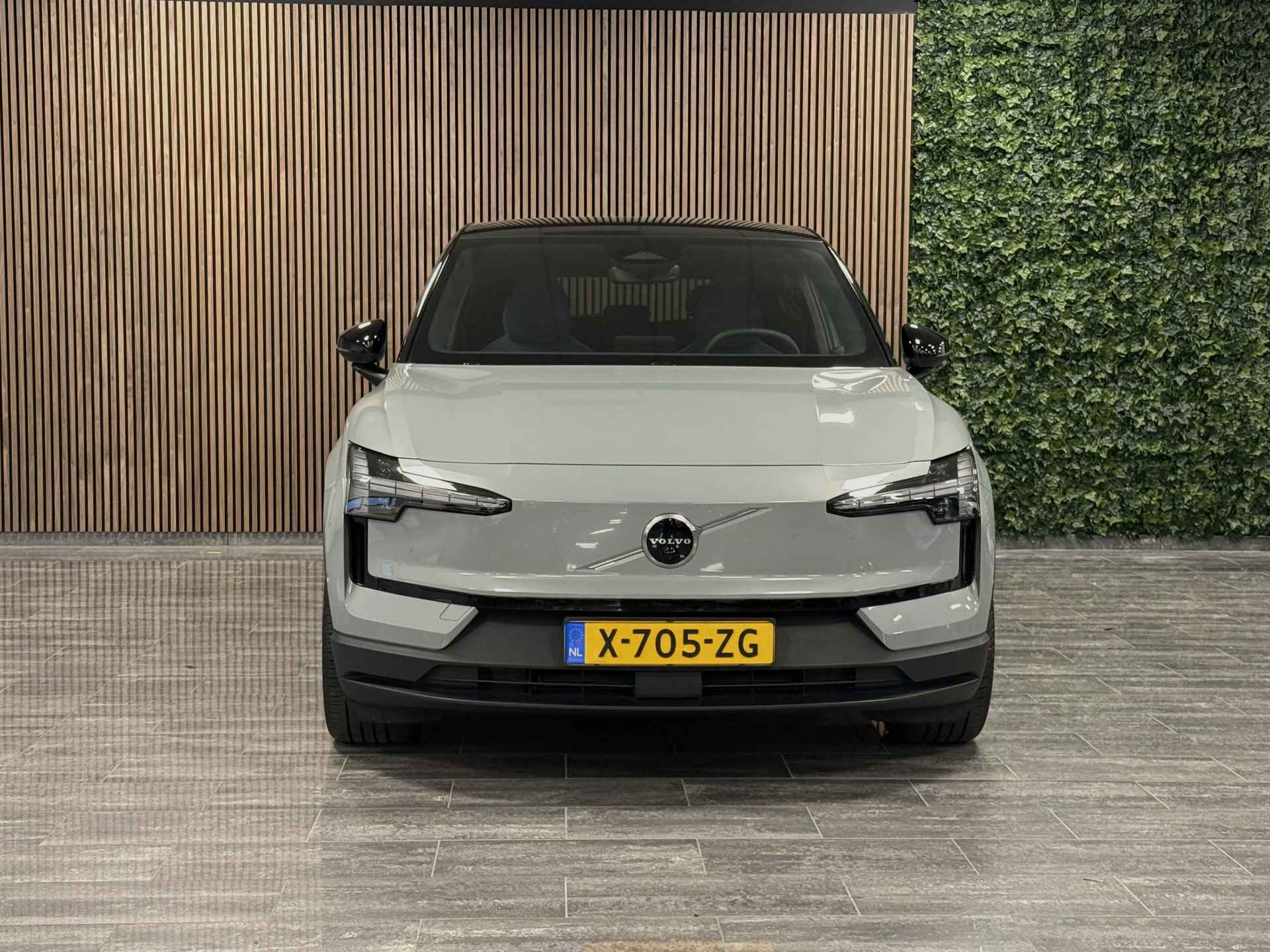 Volvo EX30 Twin Motor Performance | 360­° Camera | Harman Kardon | Adaptieve Cruise Control | Stoel en Stuurwielverwarming | Voorstoelen el - 4/20