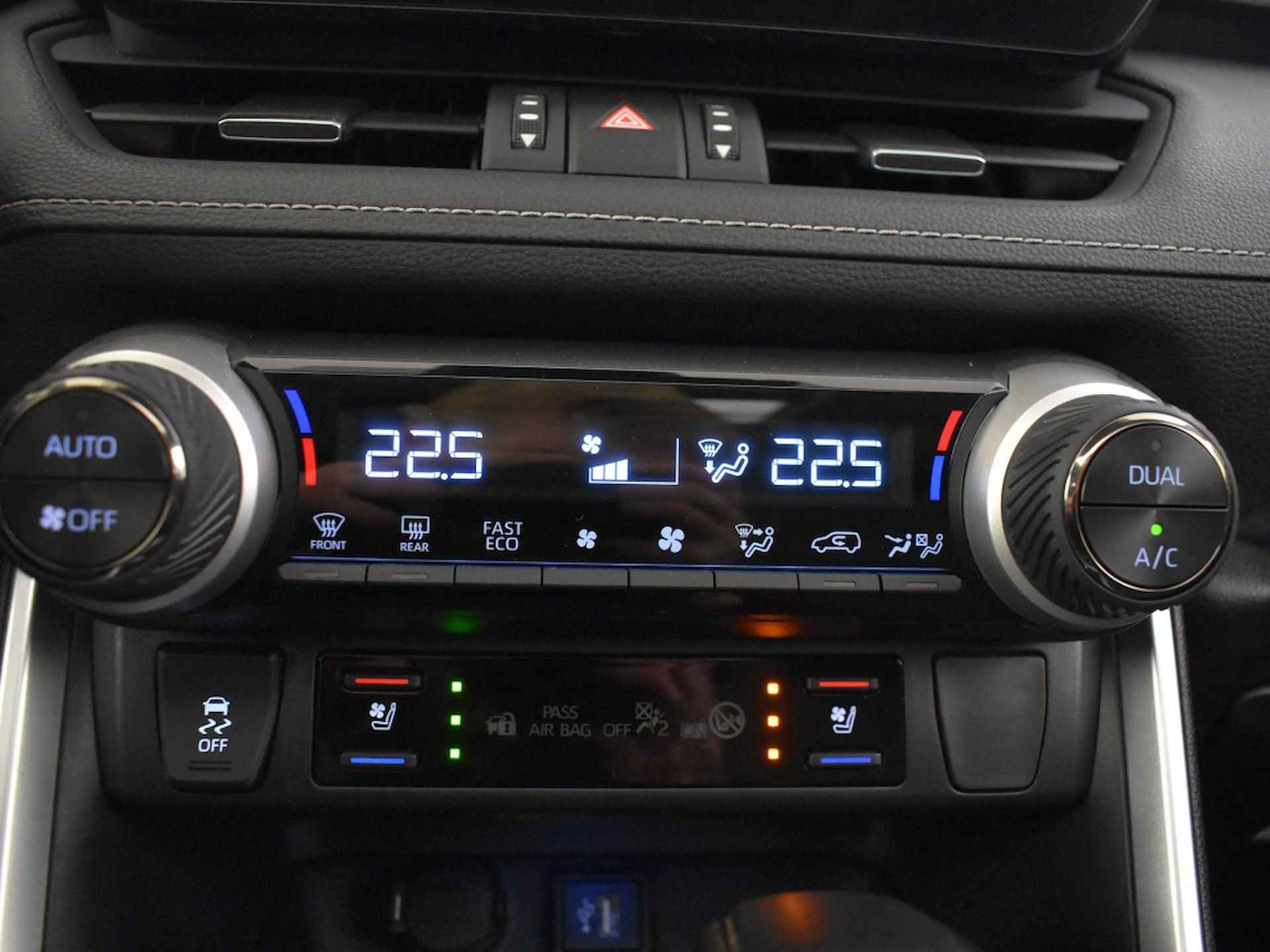 Toyota RAV4 2.5 Hybrid AWD Executive | JBL | Panorama schuif kanteldak - 33/36